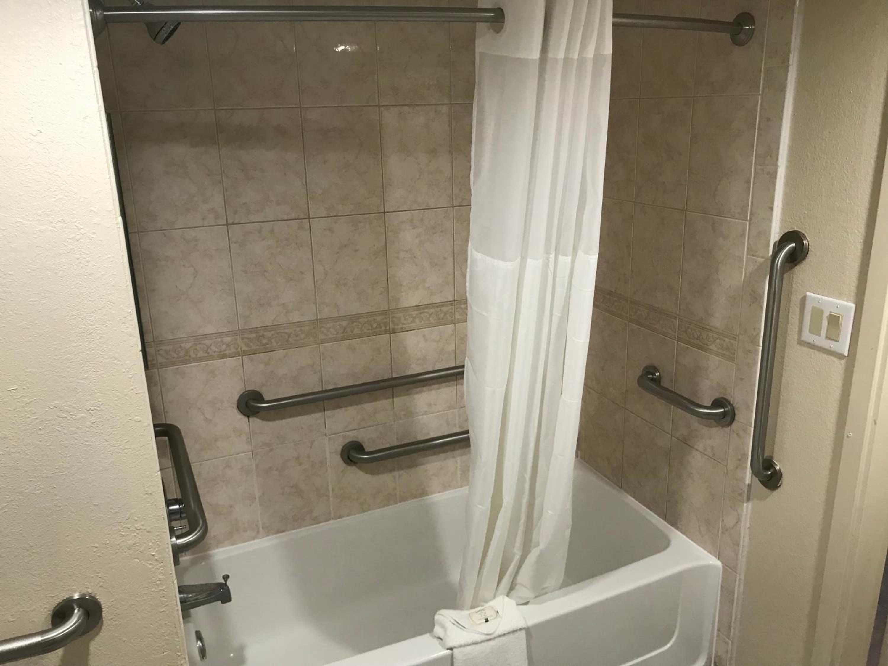 King Room - Accessible/Non-Smoking - Photo 10