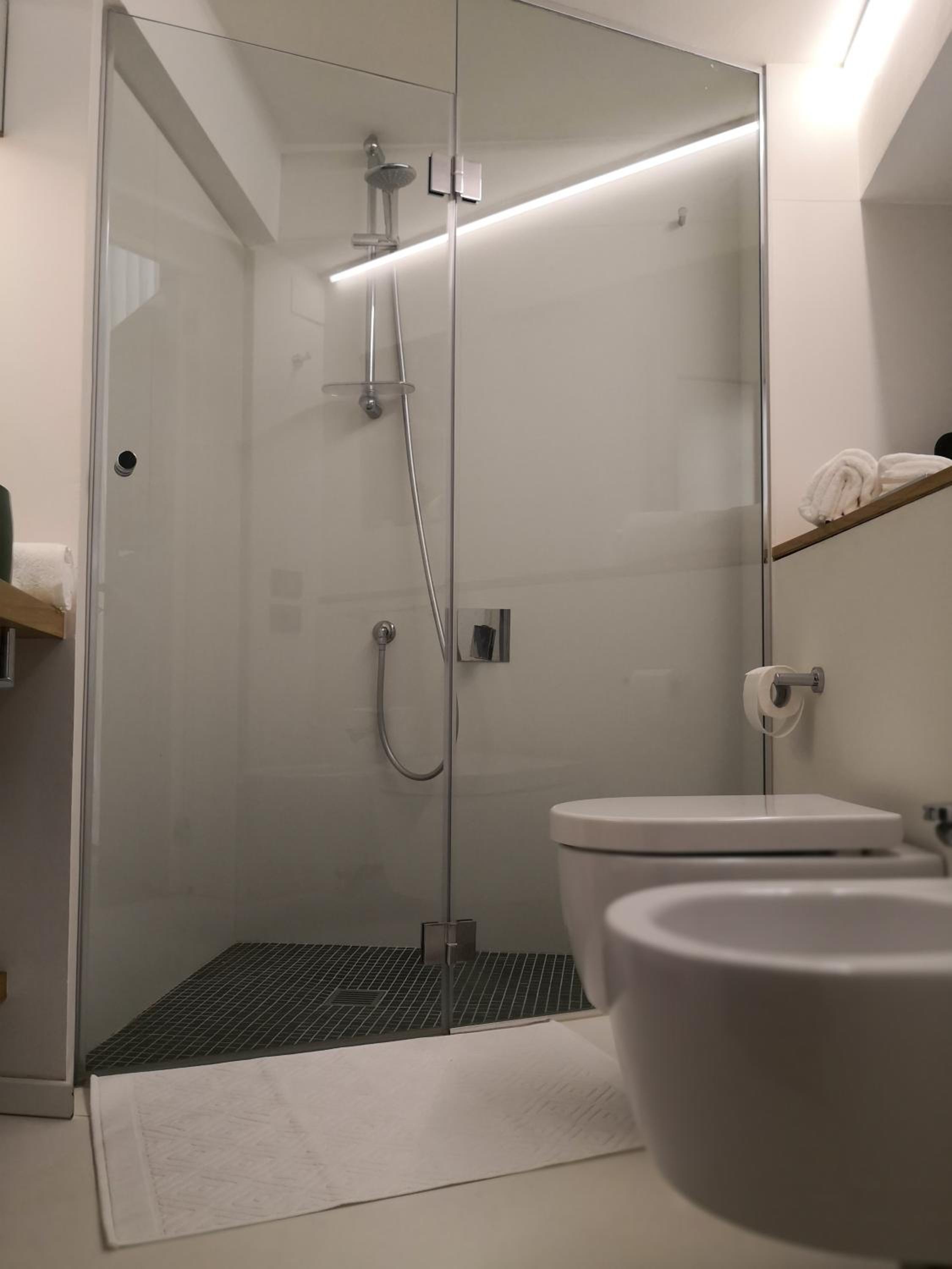 One-Bedroom Apartment - Photo 12
