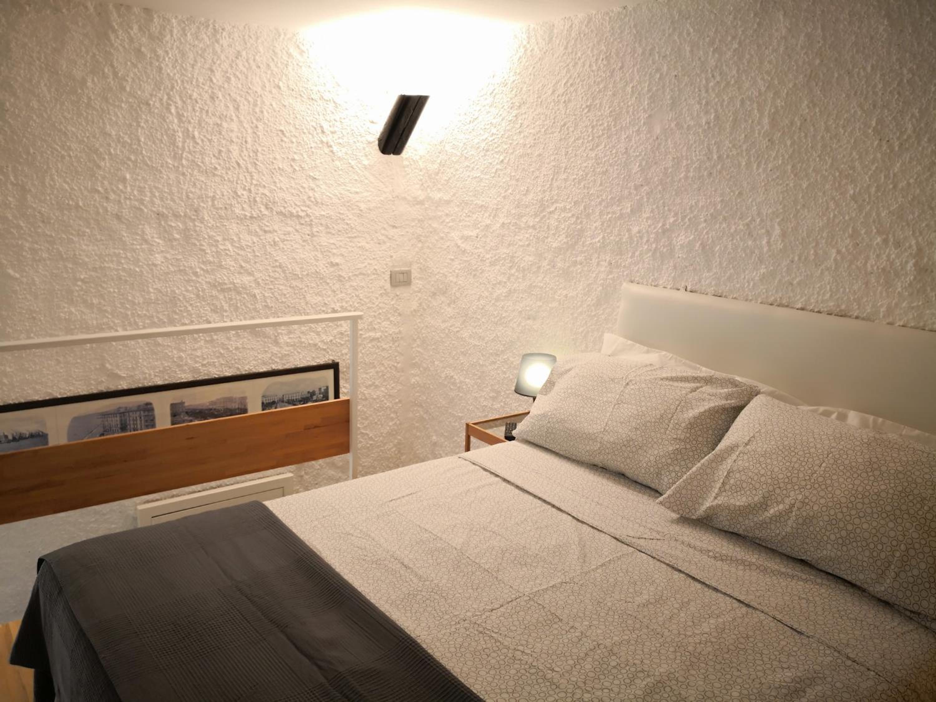 One-Bedroom Apartment - Photo 17