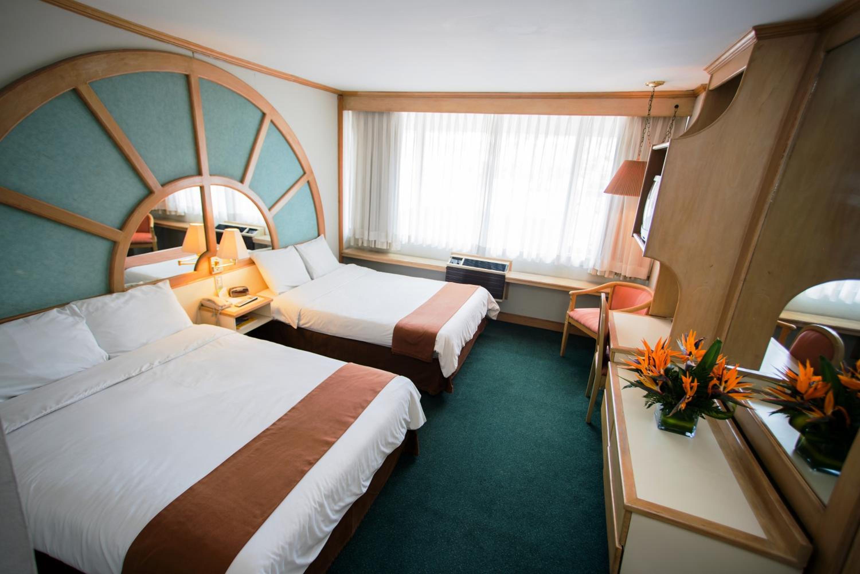 Double Room with Two Double Beds - Non-Smoking - Photo 7