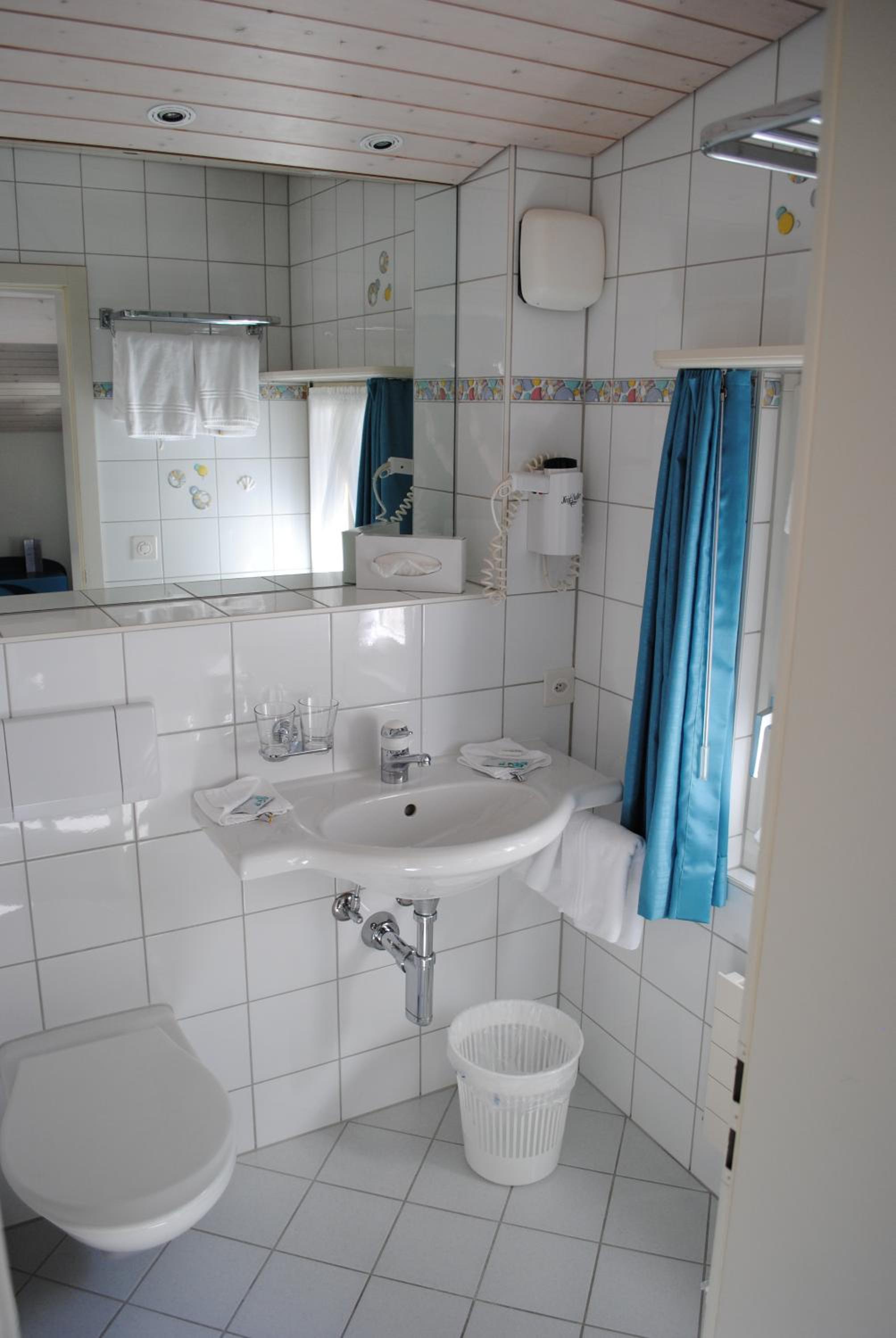 Standard Double Room with Mountain View - Photo 6