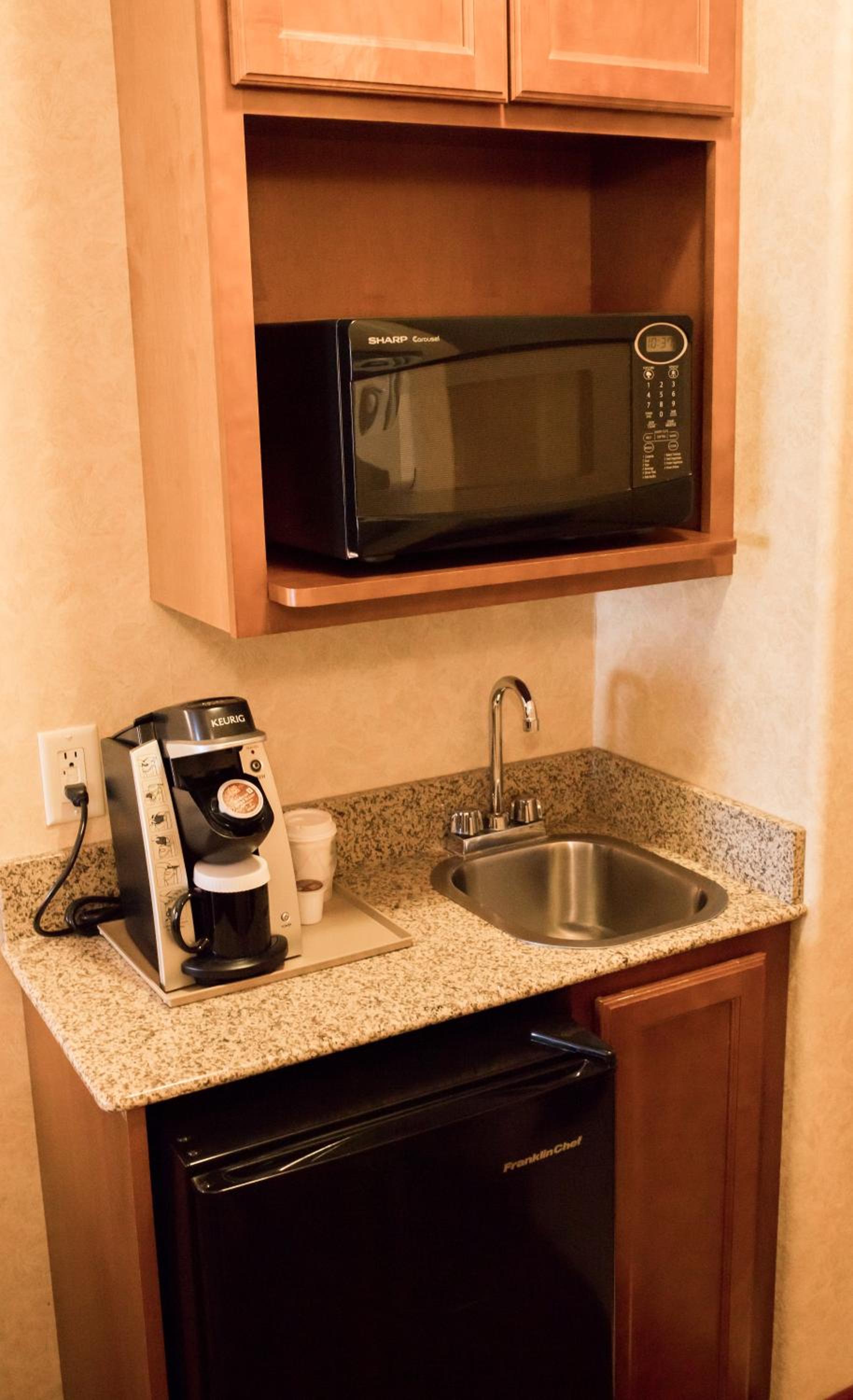 King Room - Mobility Access/Non-Smoking - Photo 6