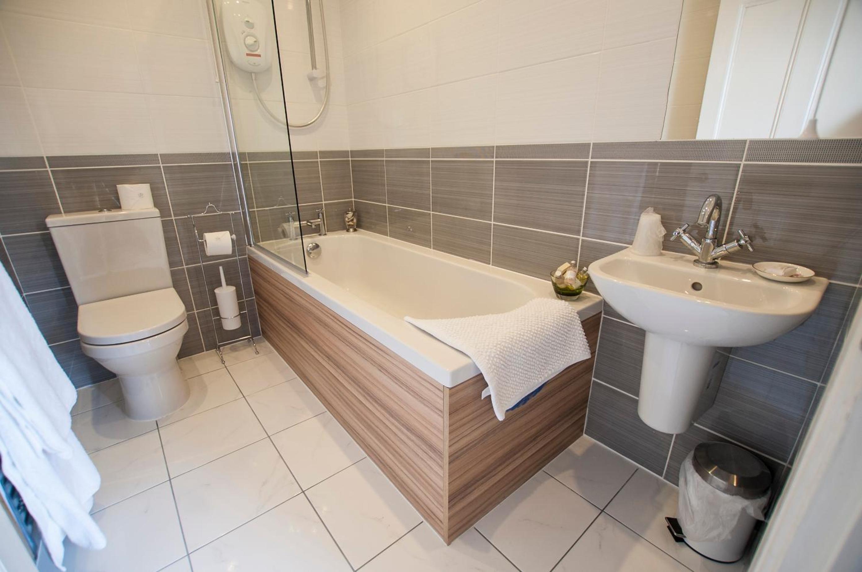 Family Room With Bath photo 3