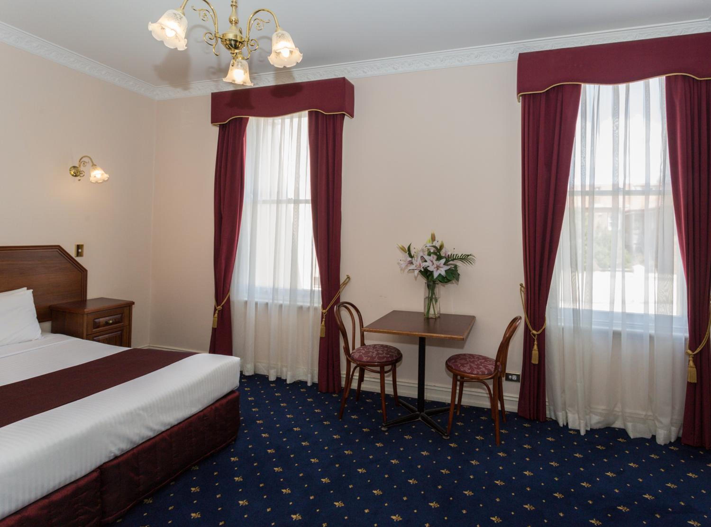 Executive King Room - Photo 8