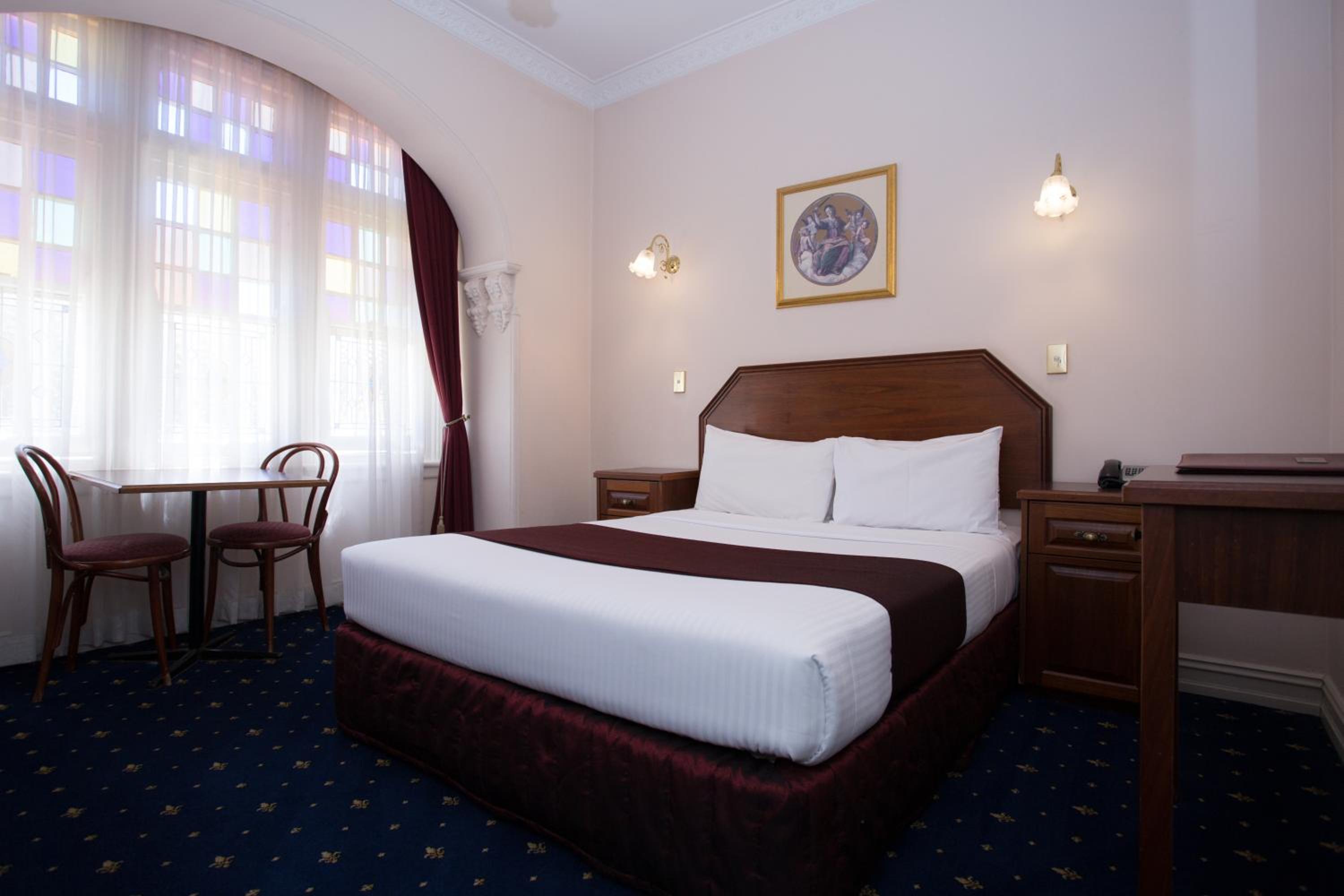 Deluxe Queen Room - Photo 6