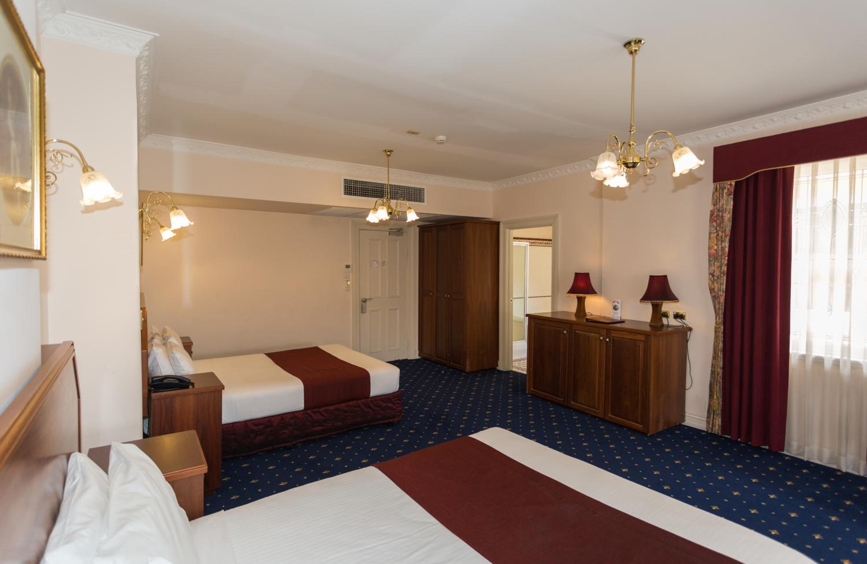 Royal Suite with Spa Bath - Photo 3
