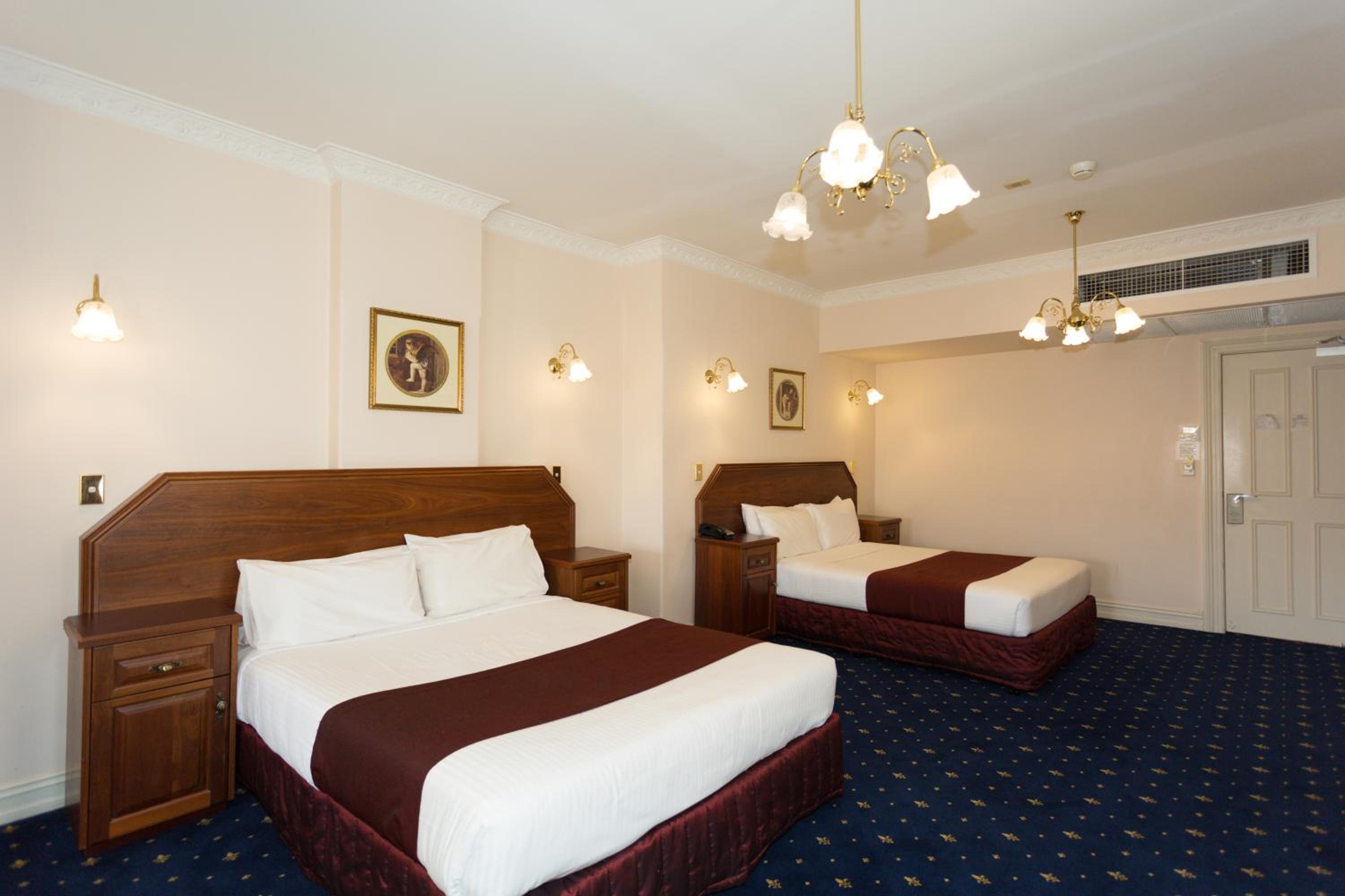 Royal Suite with Spa Bath - Photo 4