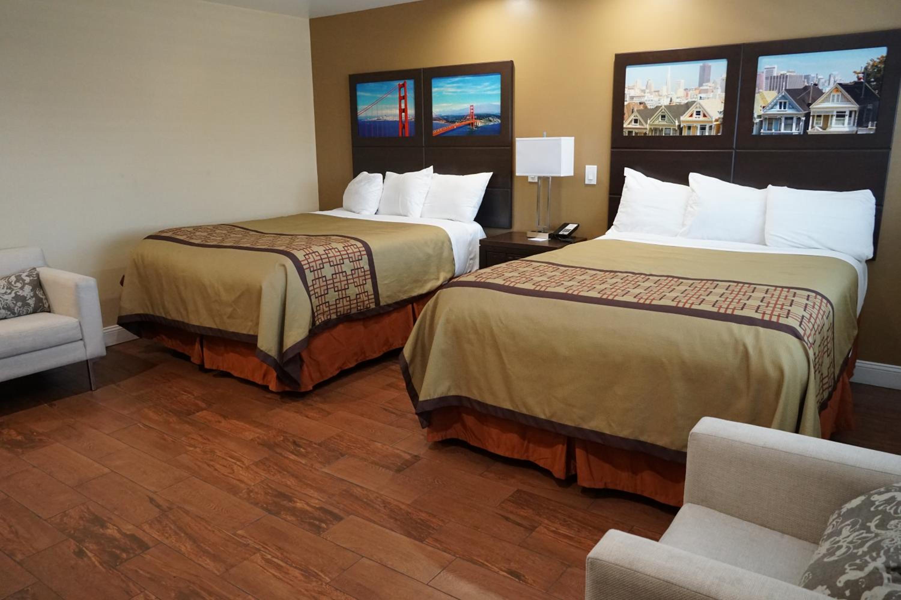Queen Room with Two Queen Beds - Photo 10