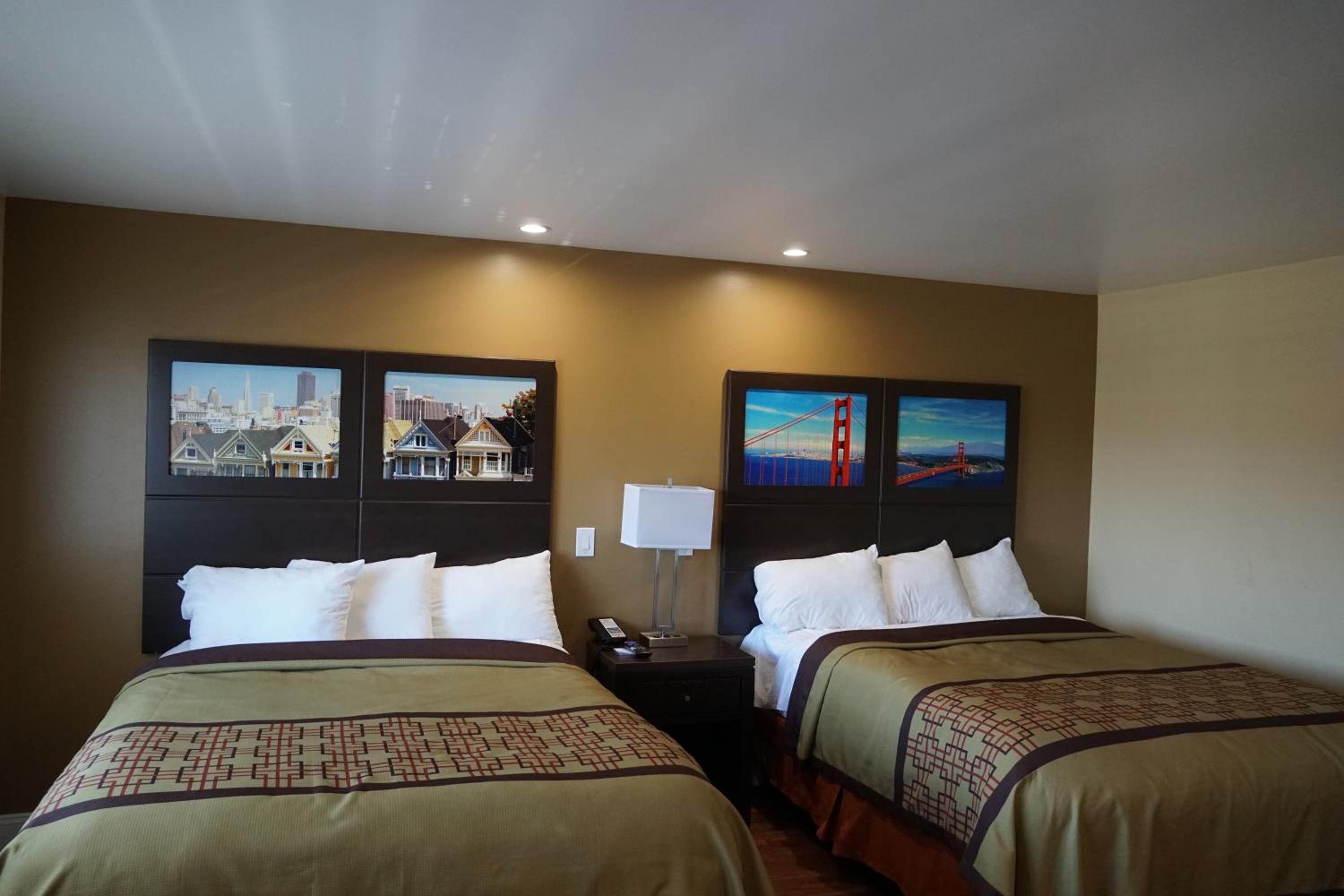 Queen Room with Two Queen Beds - Photo 7