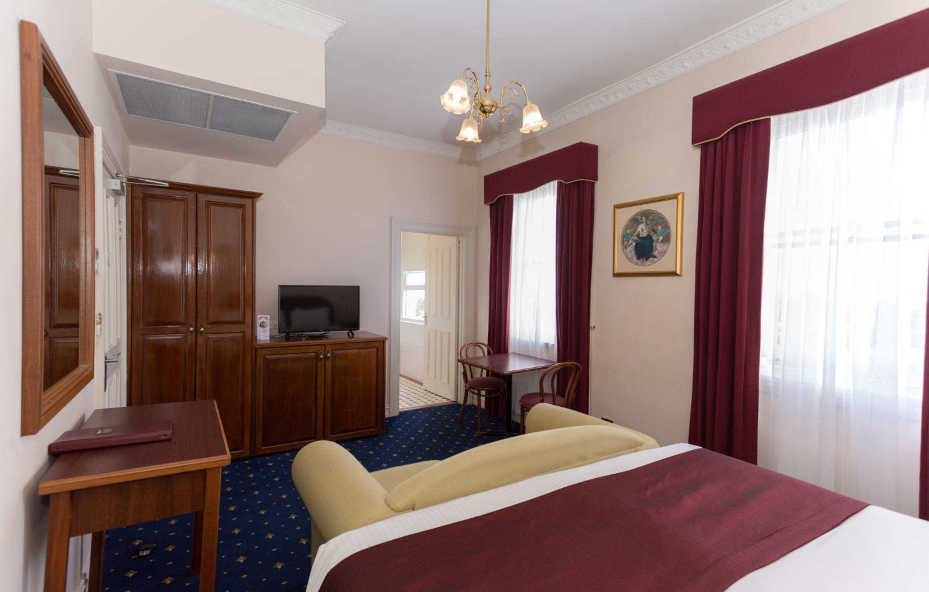Executive King Room - Photo 7