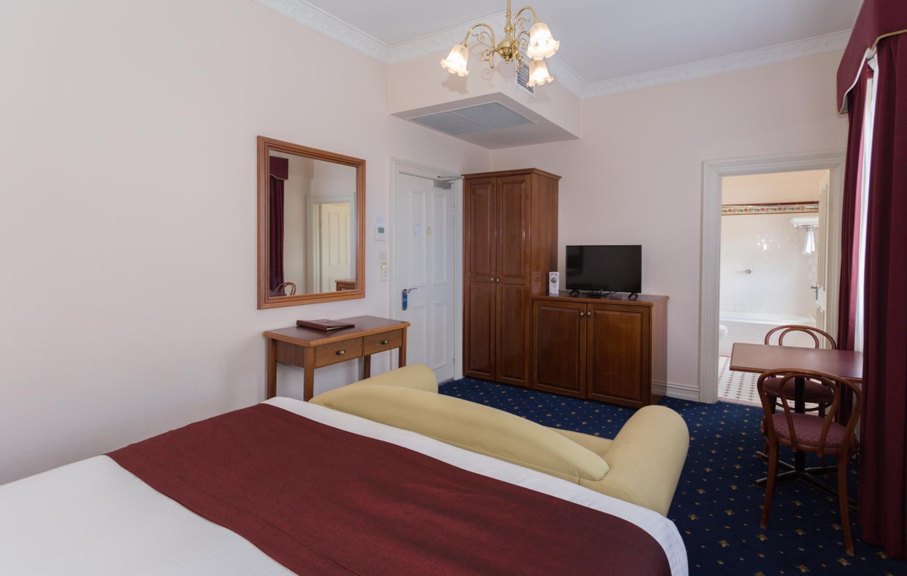 Executive King Room - Photo 5