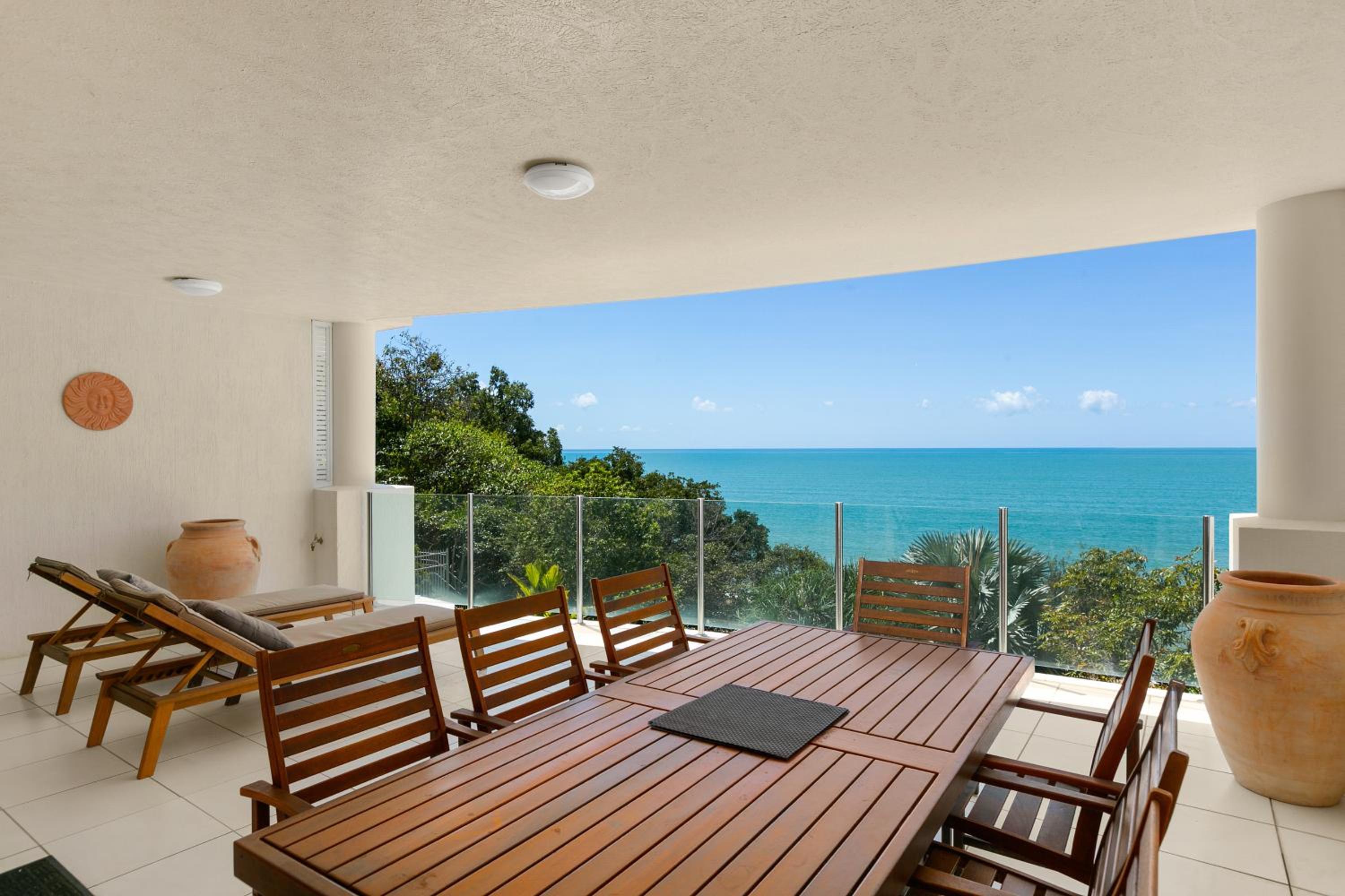 Two-Bedroom Apartment with Ocean View photo 2