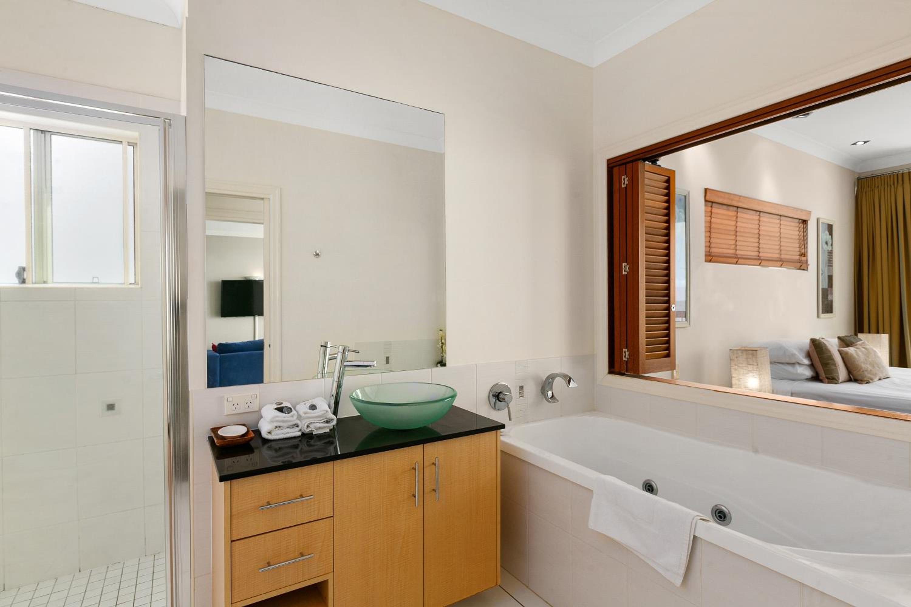 Three-Bedroom Apartment with Ocean View photo 3