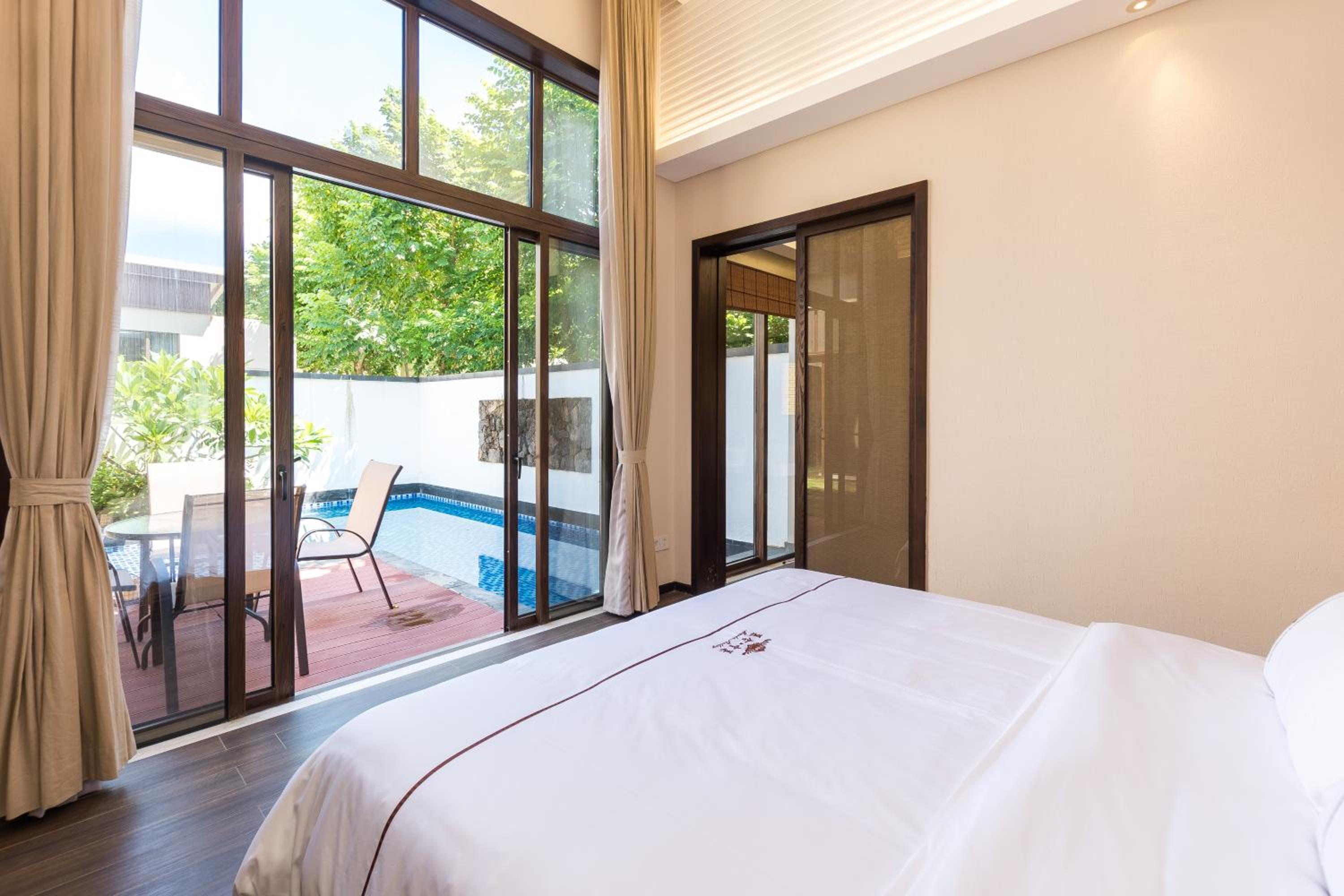 Three-Bedroom Villa with Private Pool - Photo 45
