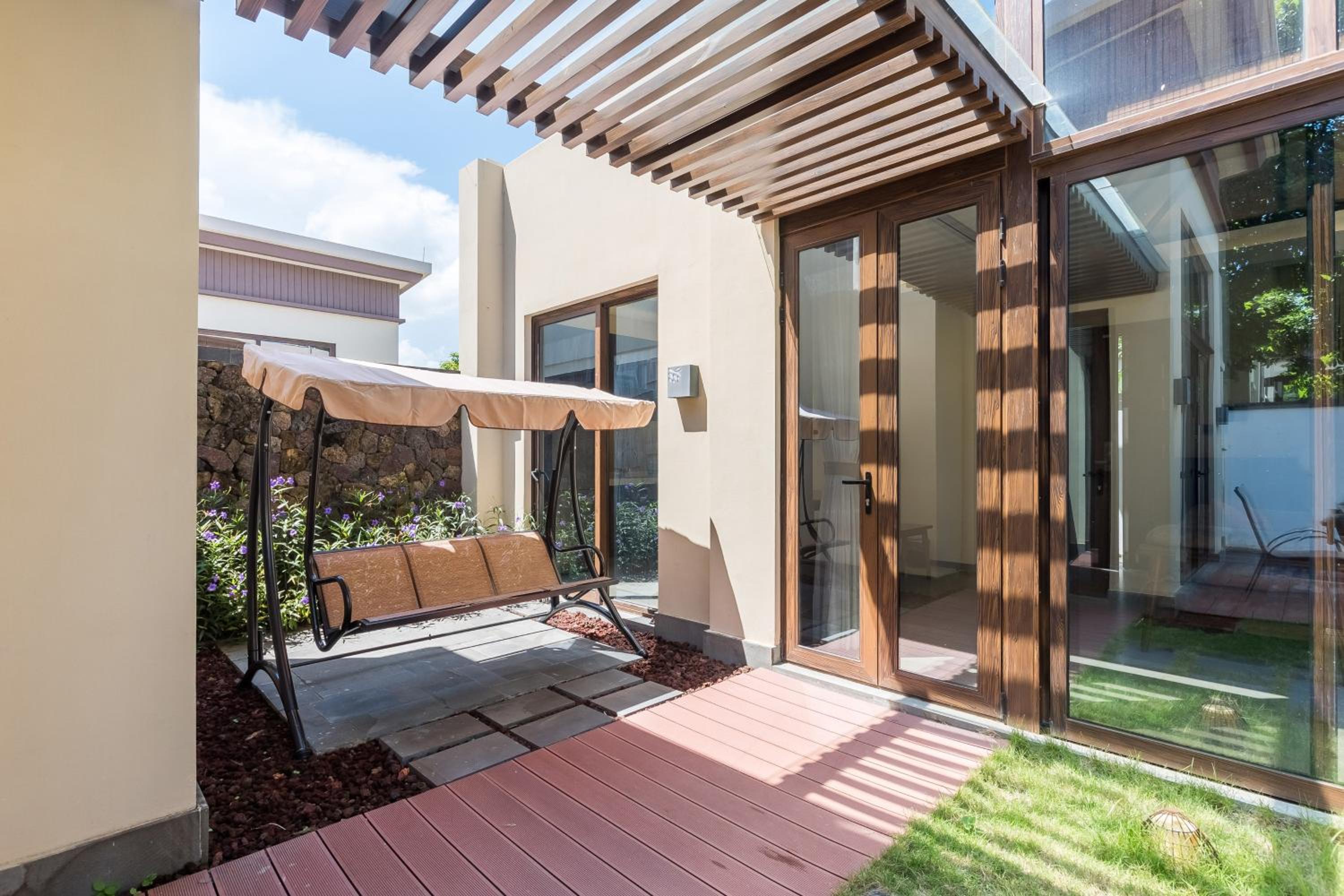 Three-Bedroom Villa with Private Pool - Photo 47