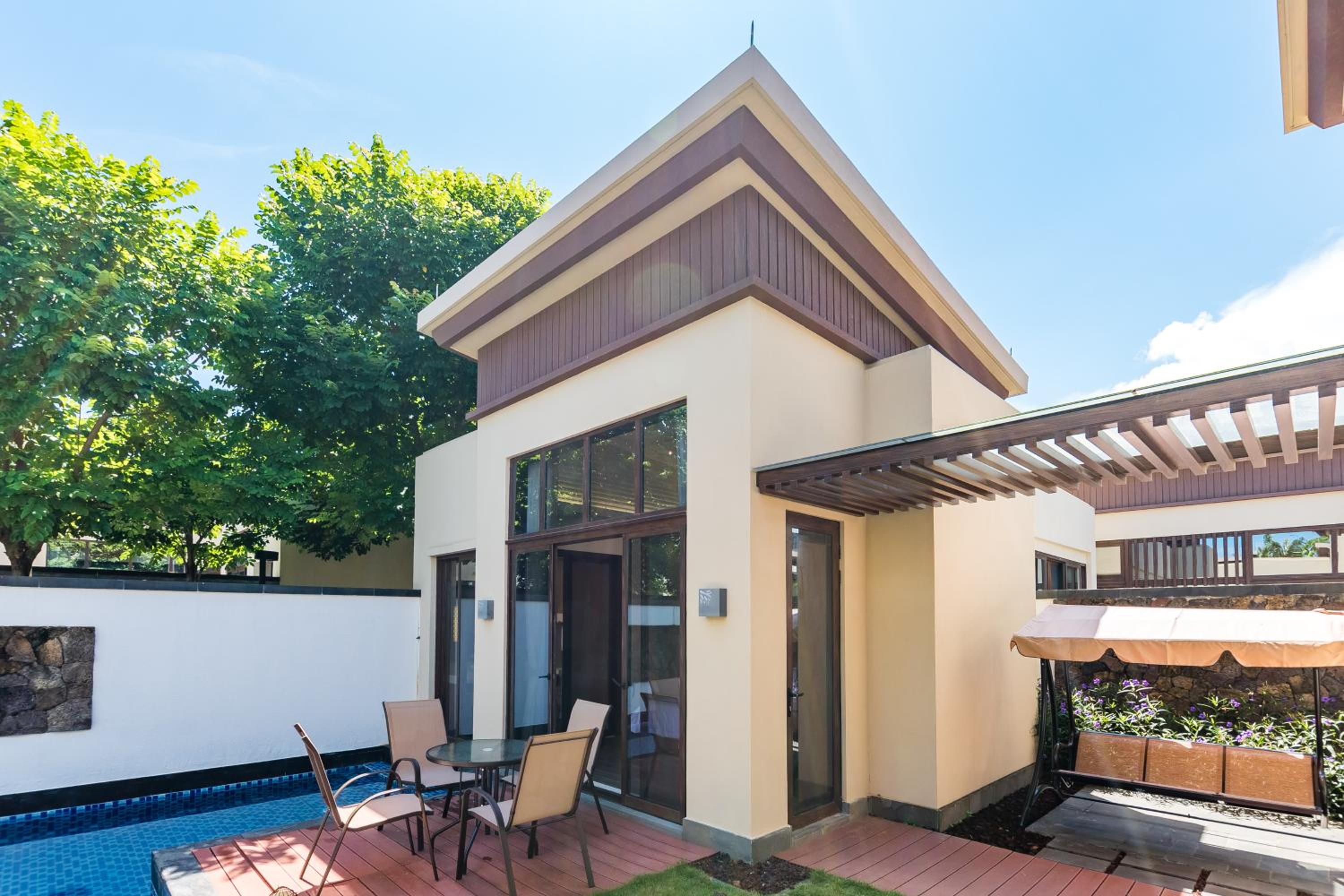 Three-Bedroom Villa with Private Pool - Photo 2