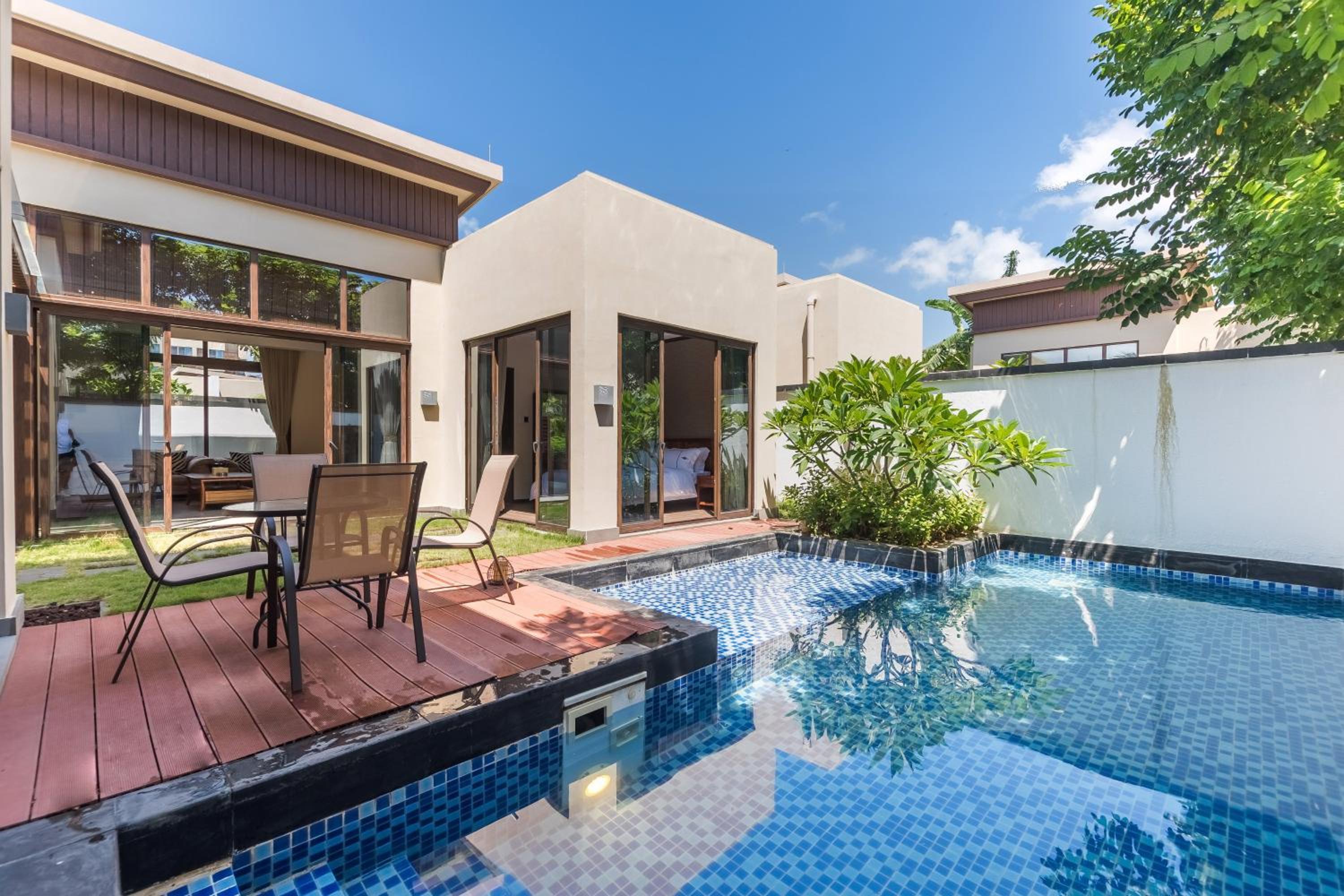 Three-Bedroom Villa with Private Pool - Photo 52