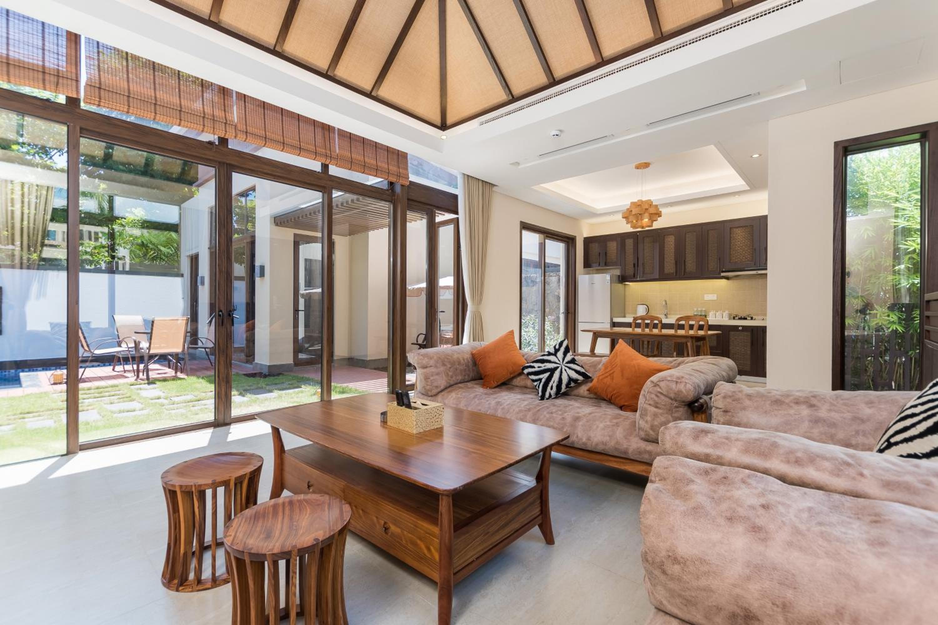 Three-Bedroom Villa with Private Pool - Photo 22