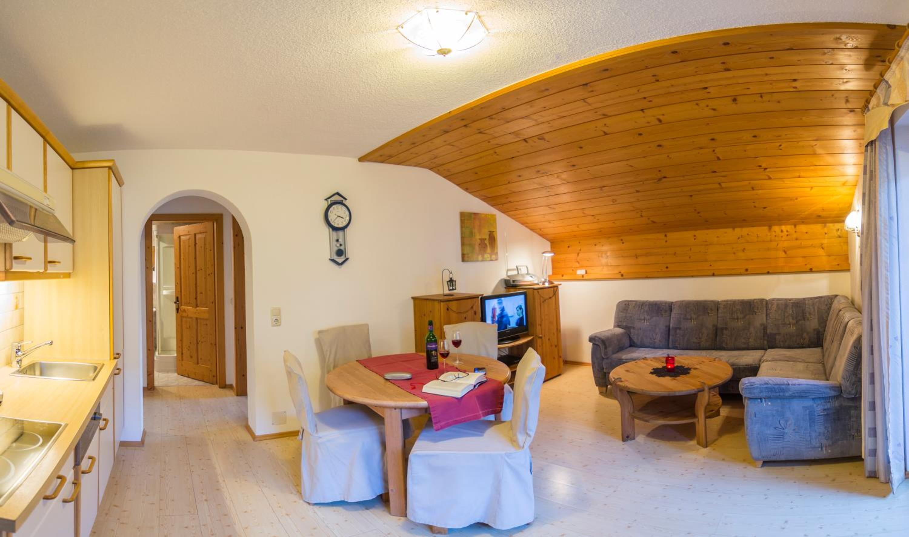 Apartment with Mountain View photo 1