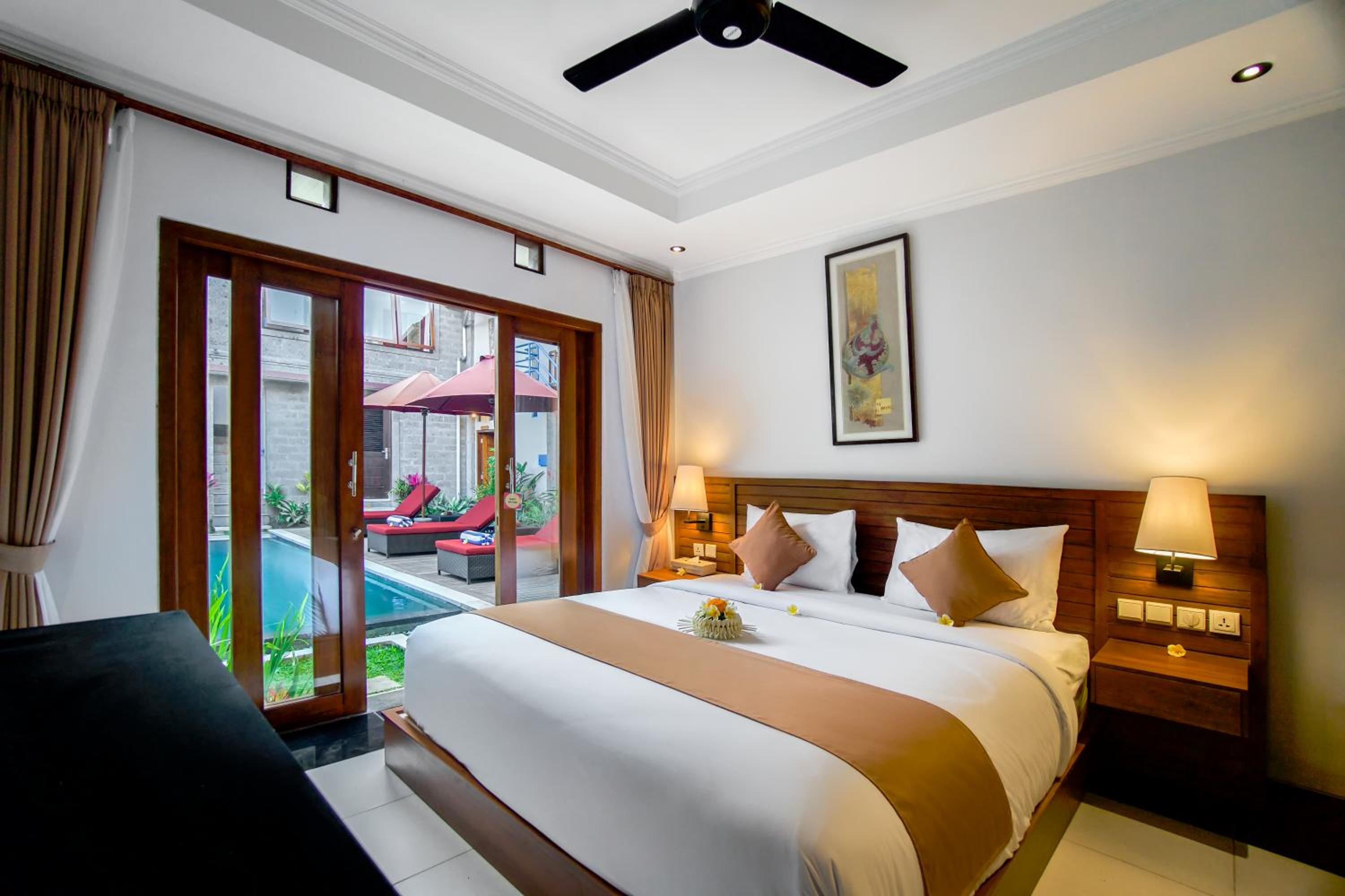 Deluxe Room - Photo 13