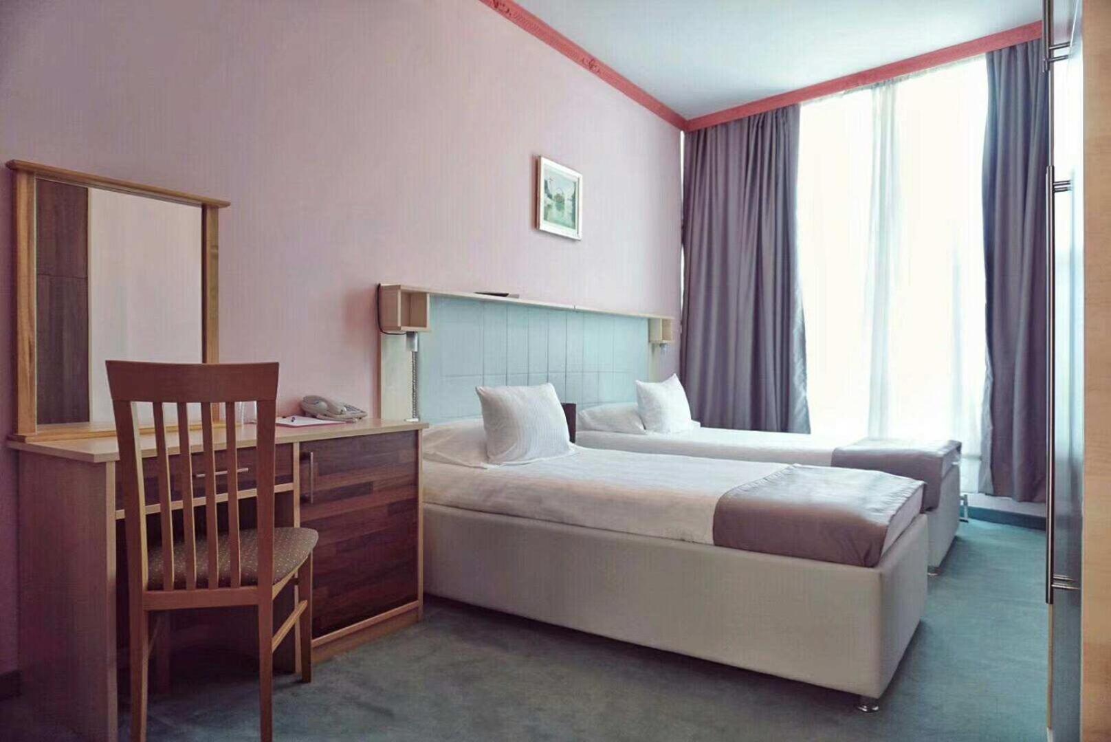 Twin Room with Mountain View