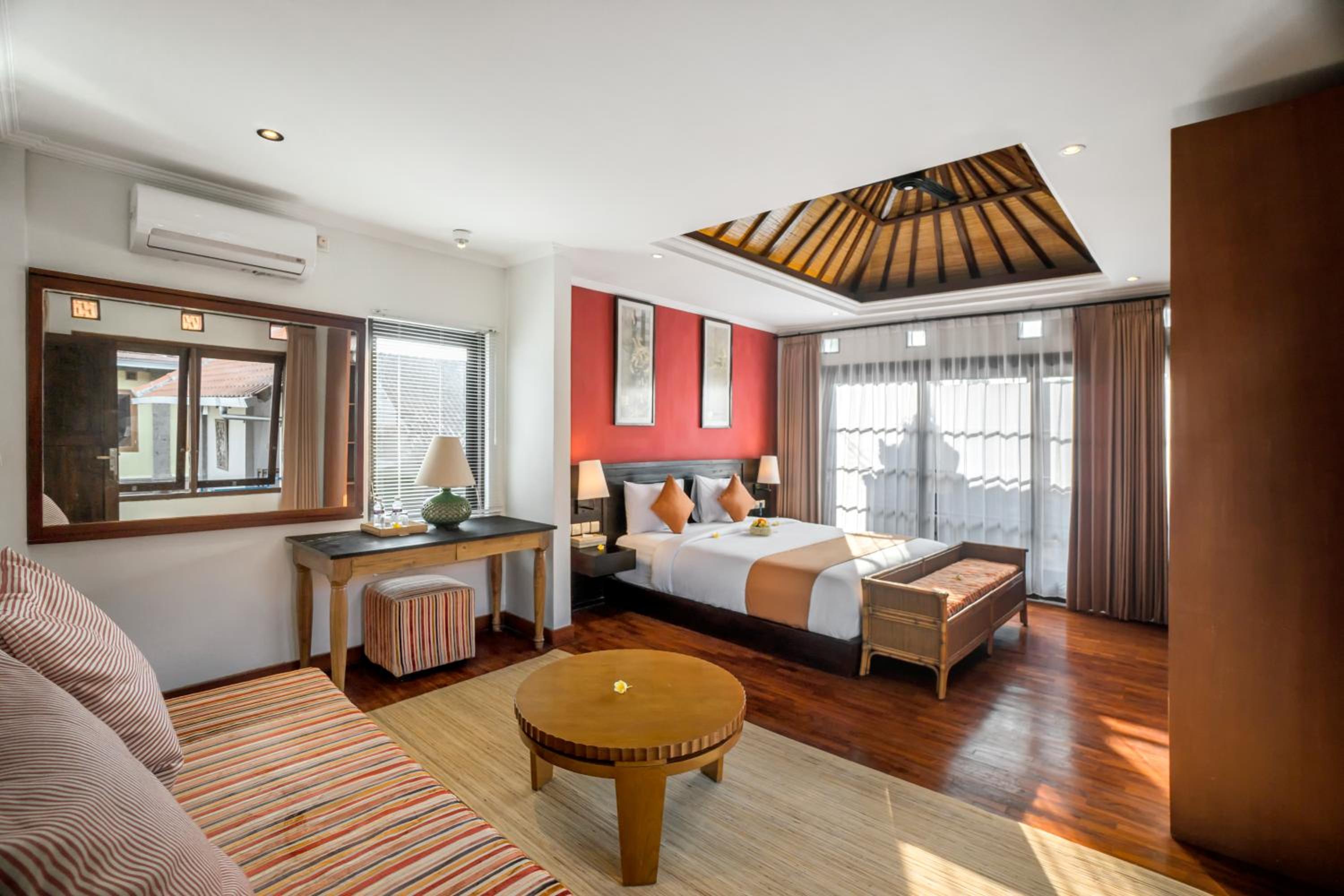 Deluxe Suite - Photo 1
