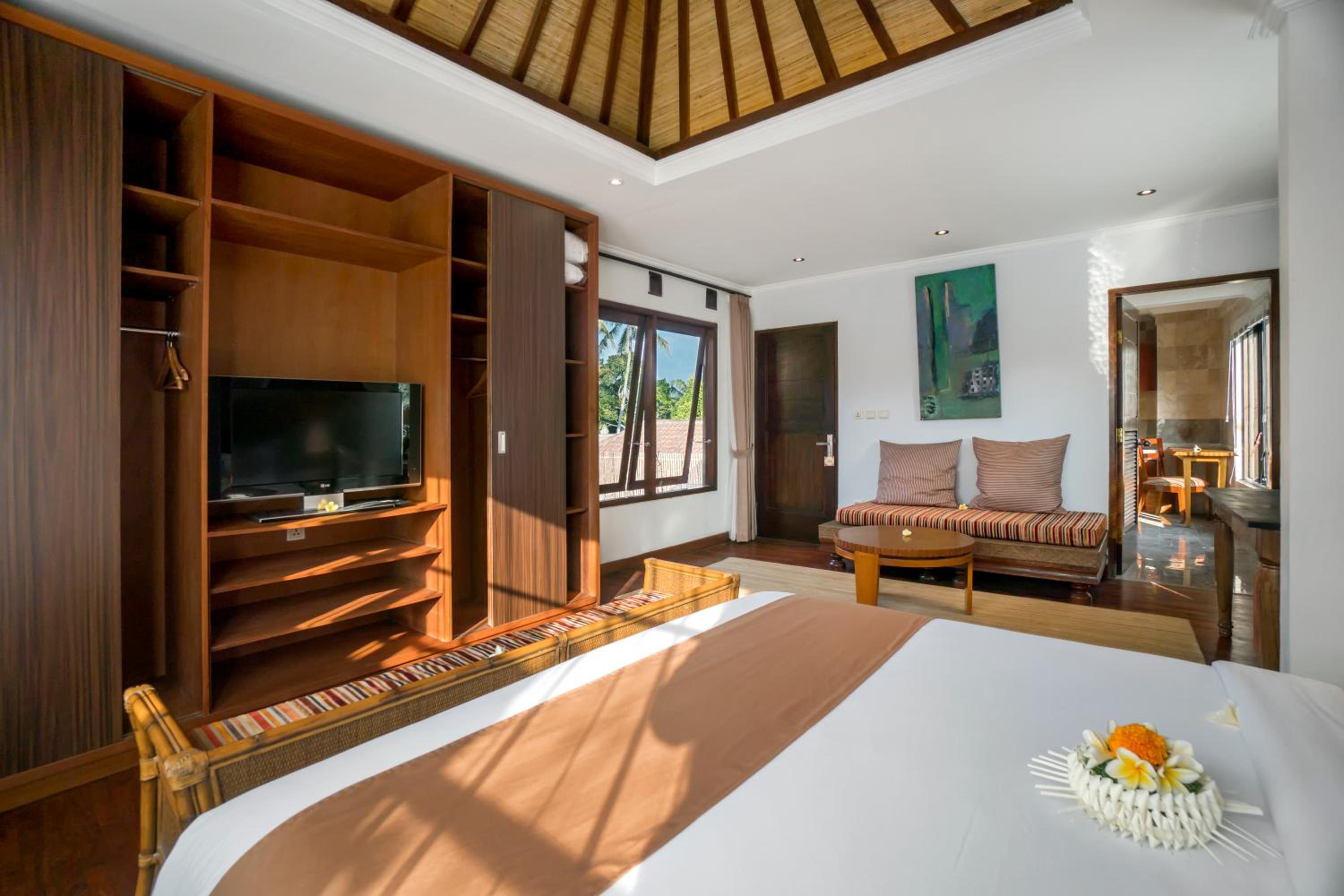 Deluxe Suite - Photo 9