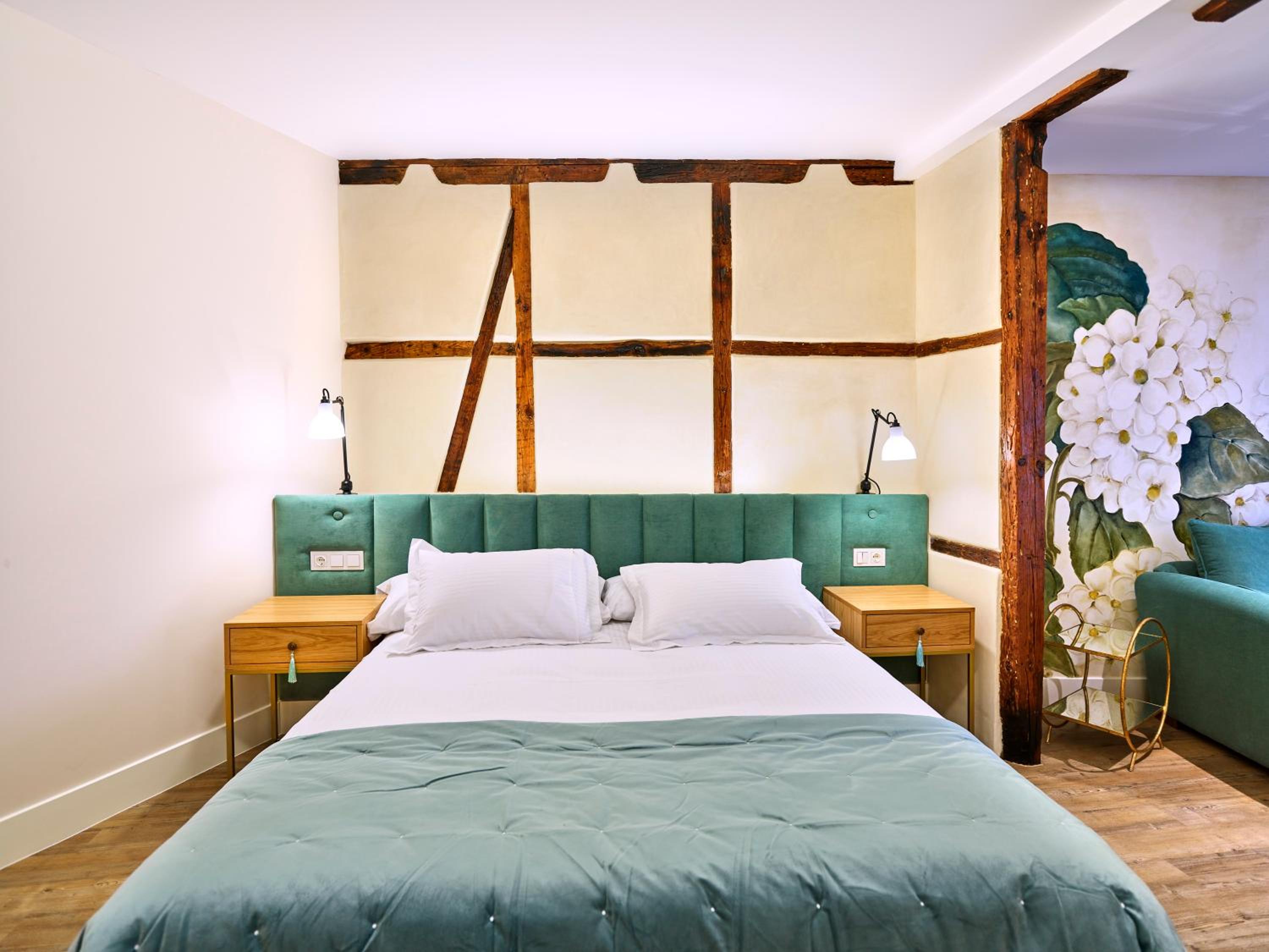 Suite with City View - Photo 3