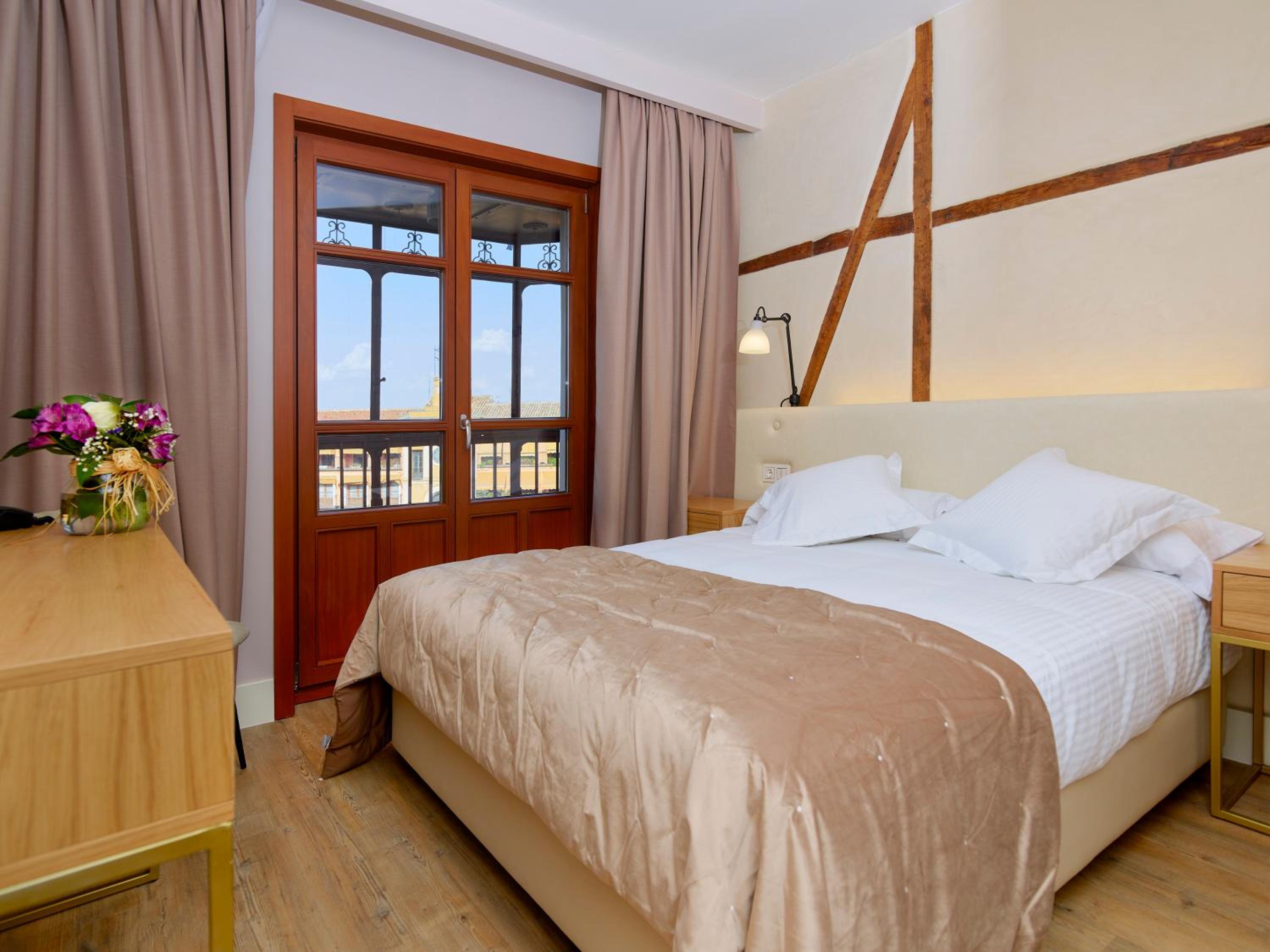 Double Room - Photo 5