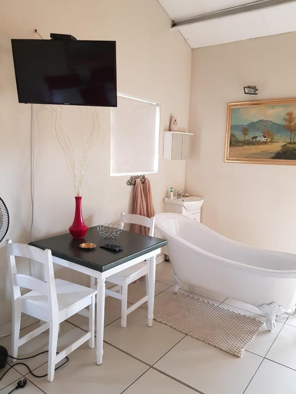 Double Room with Garden View - Photo 5