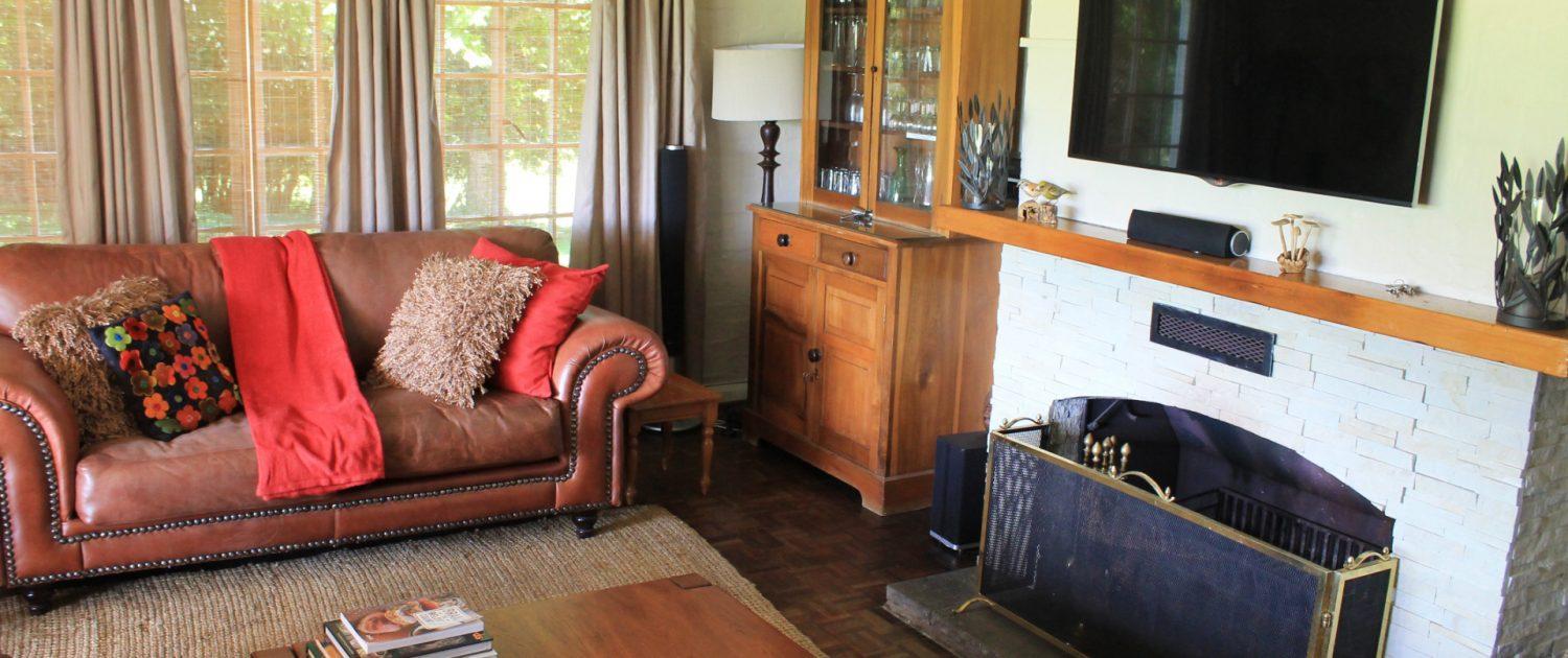 Five-Bedroom House - Photo 4