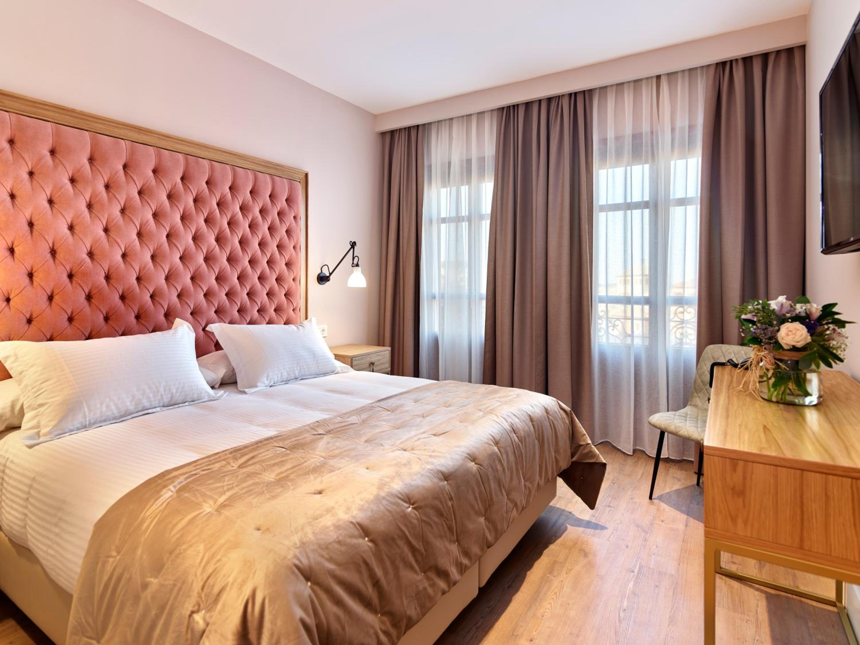 Deluxe Double Room - Photo 2