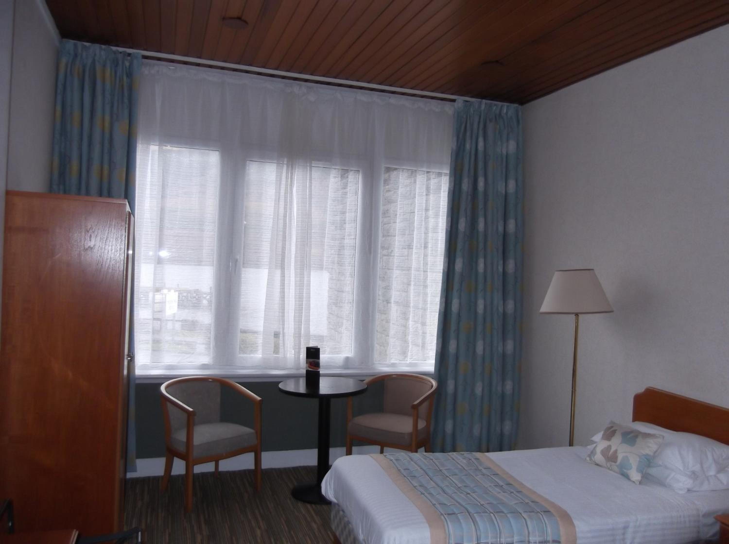 Twin Room - Photo 5