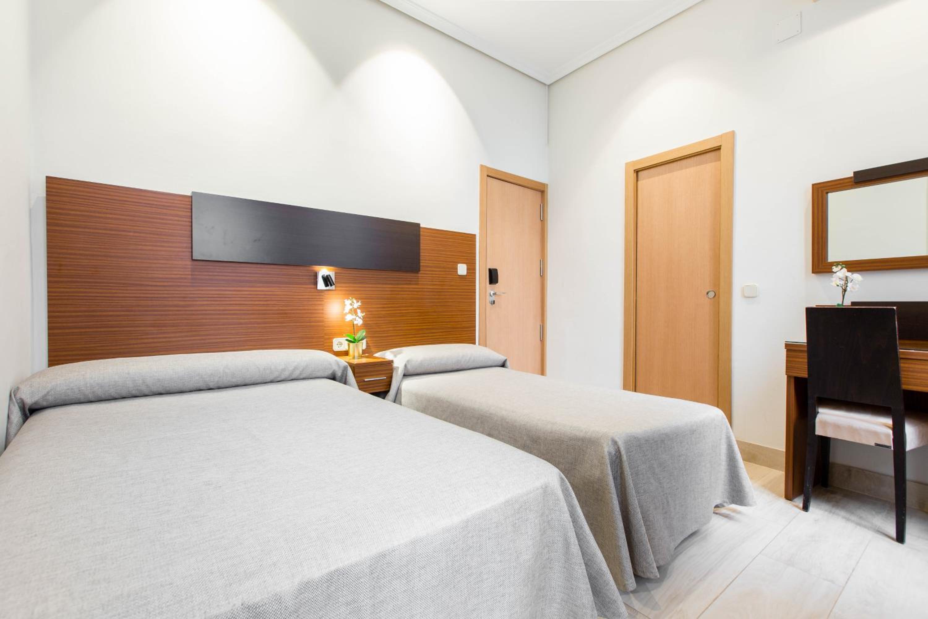 Triple Room - Photo 1
