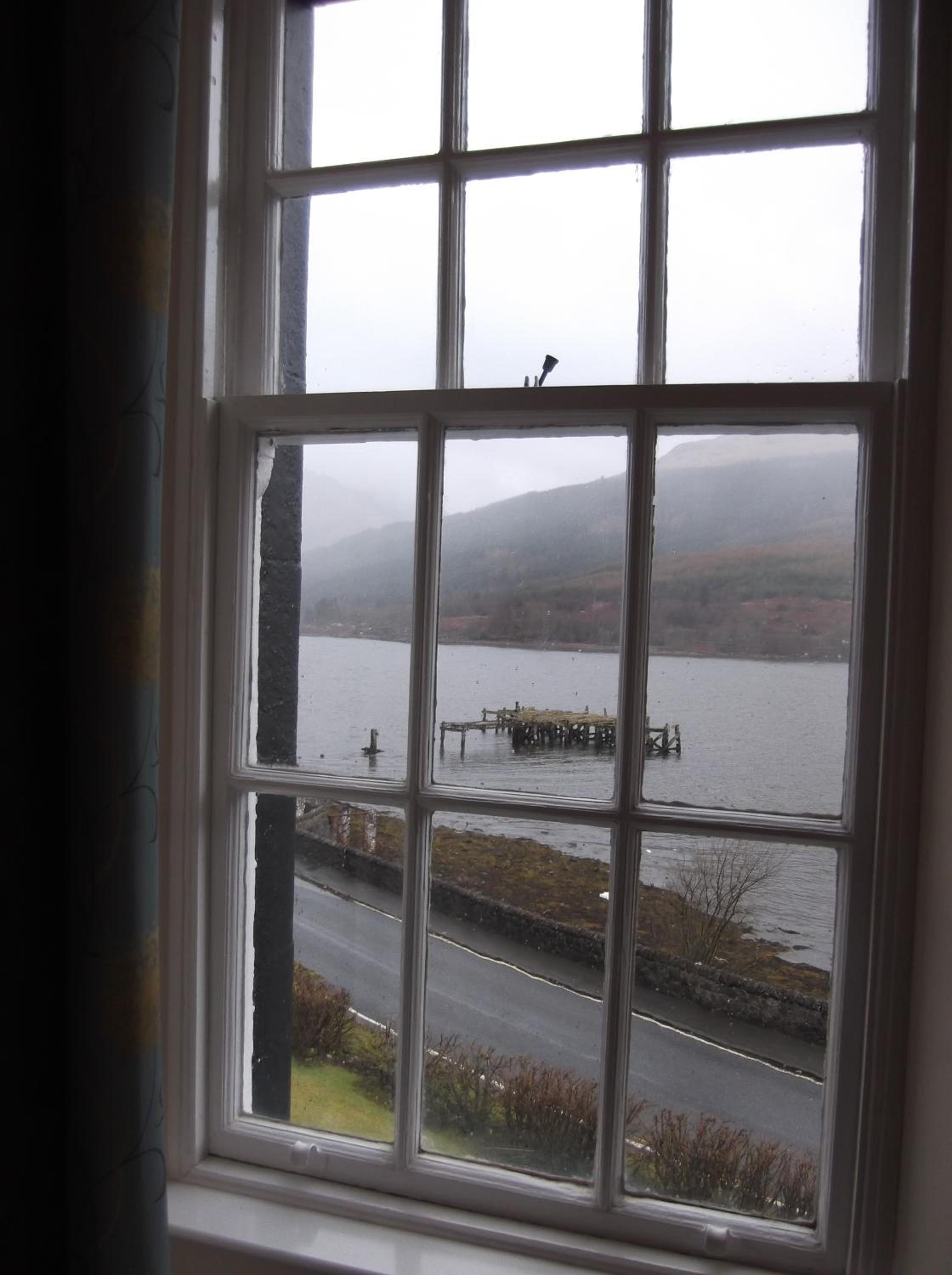 Double Room with Loch View - Photo 6