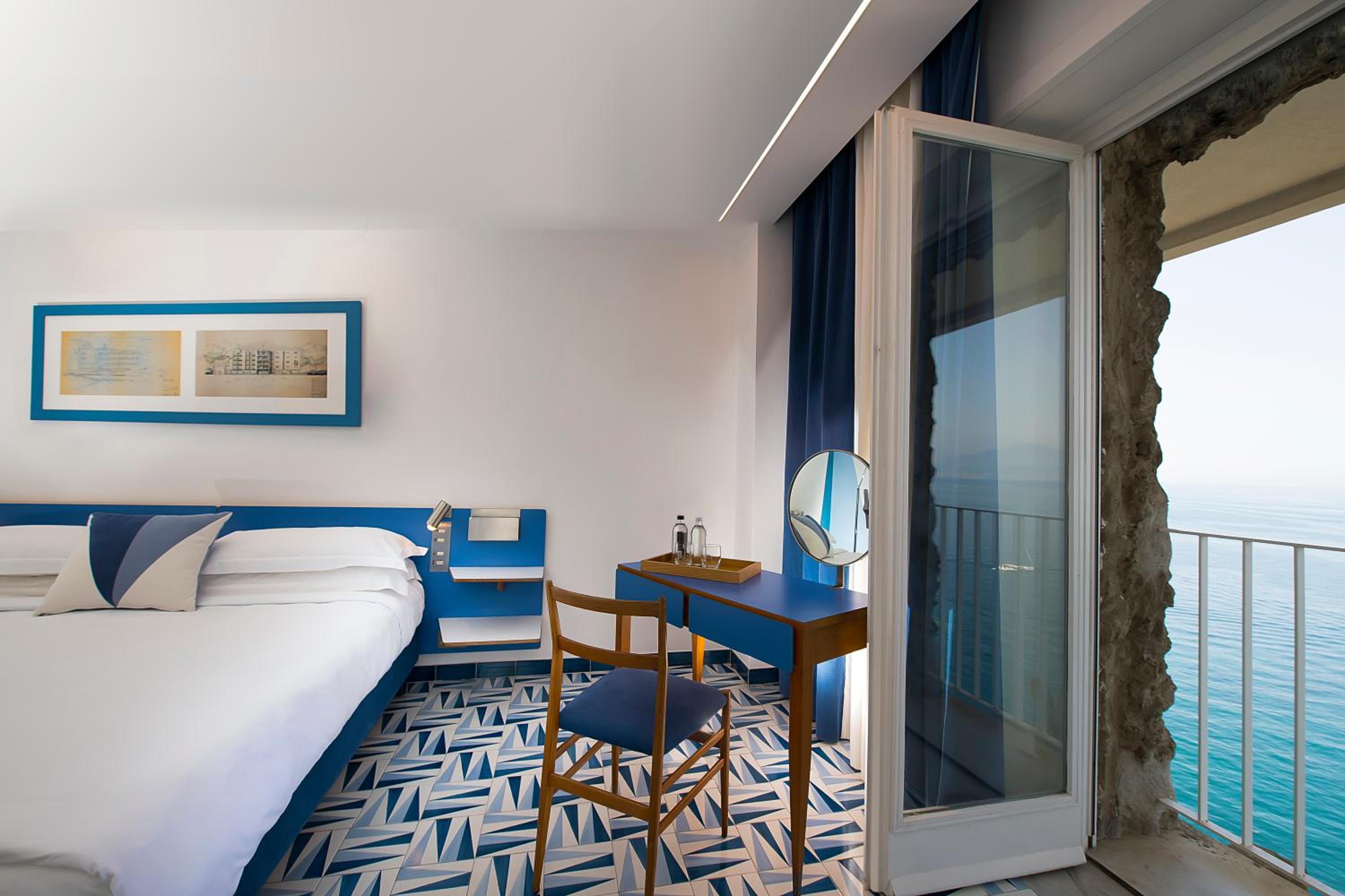 Superior Double or Twin Room with Sea View - Photo 1