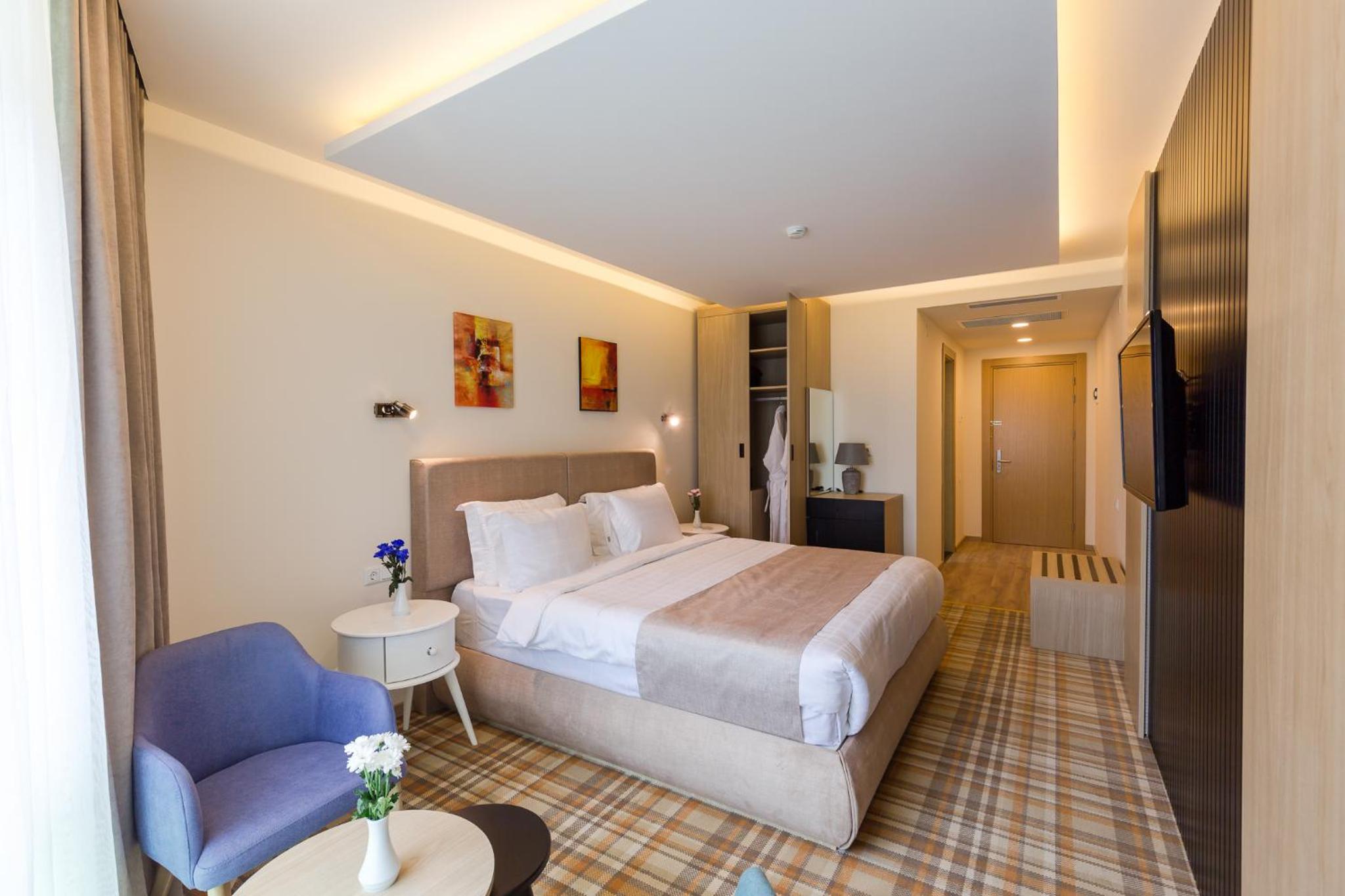 King Room with Balcony and Sea View photo 2
