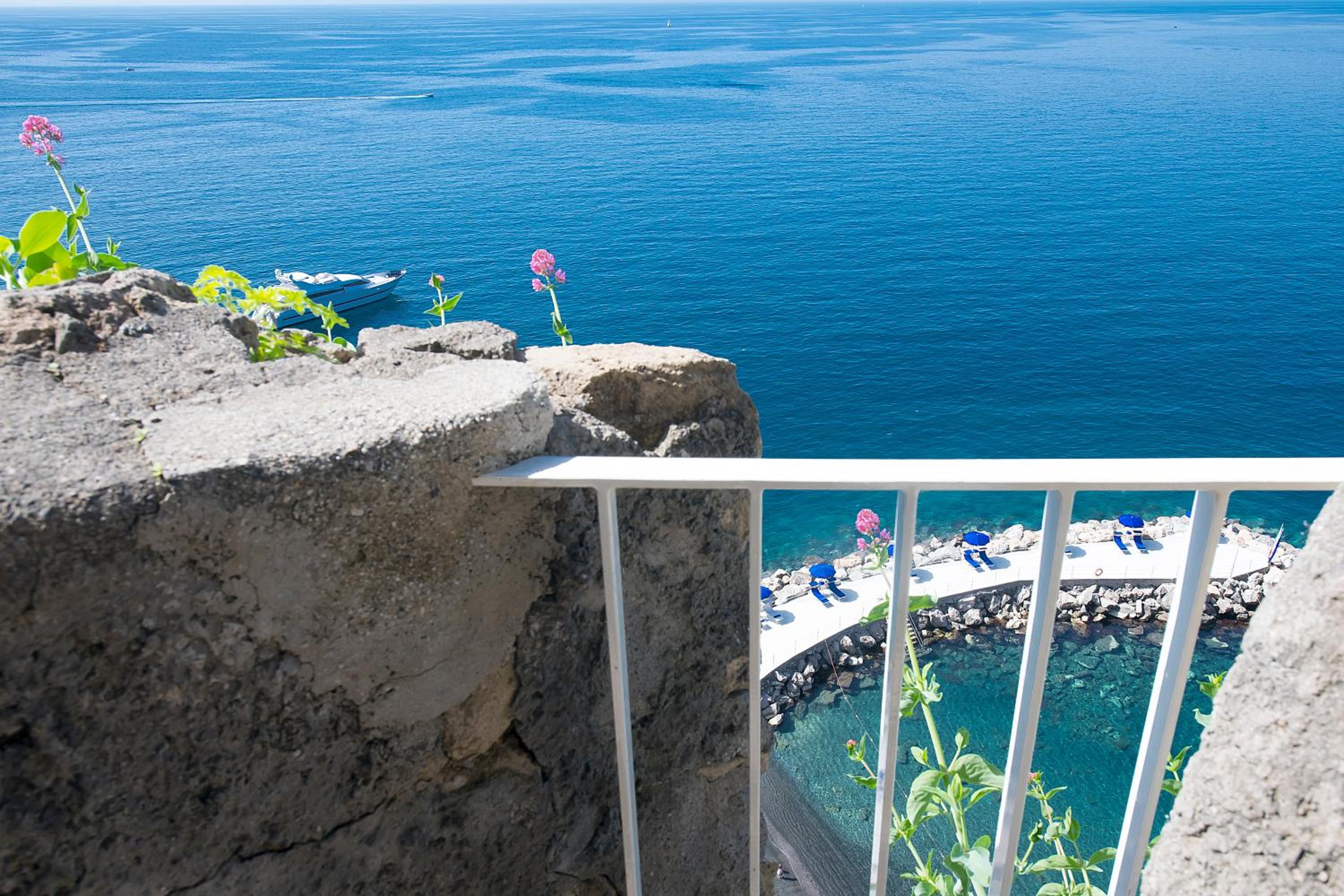 Deluxe Double or Twin Room with Sea View - Photo 2
