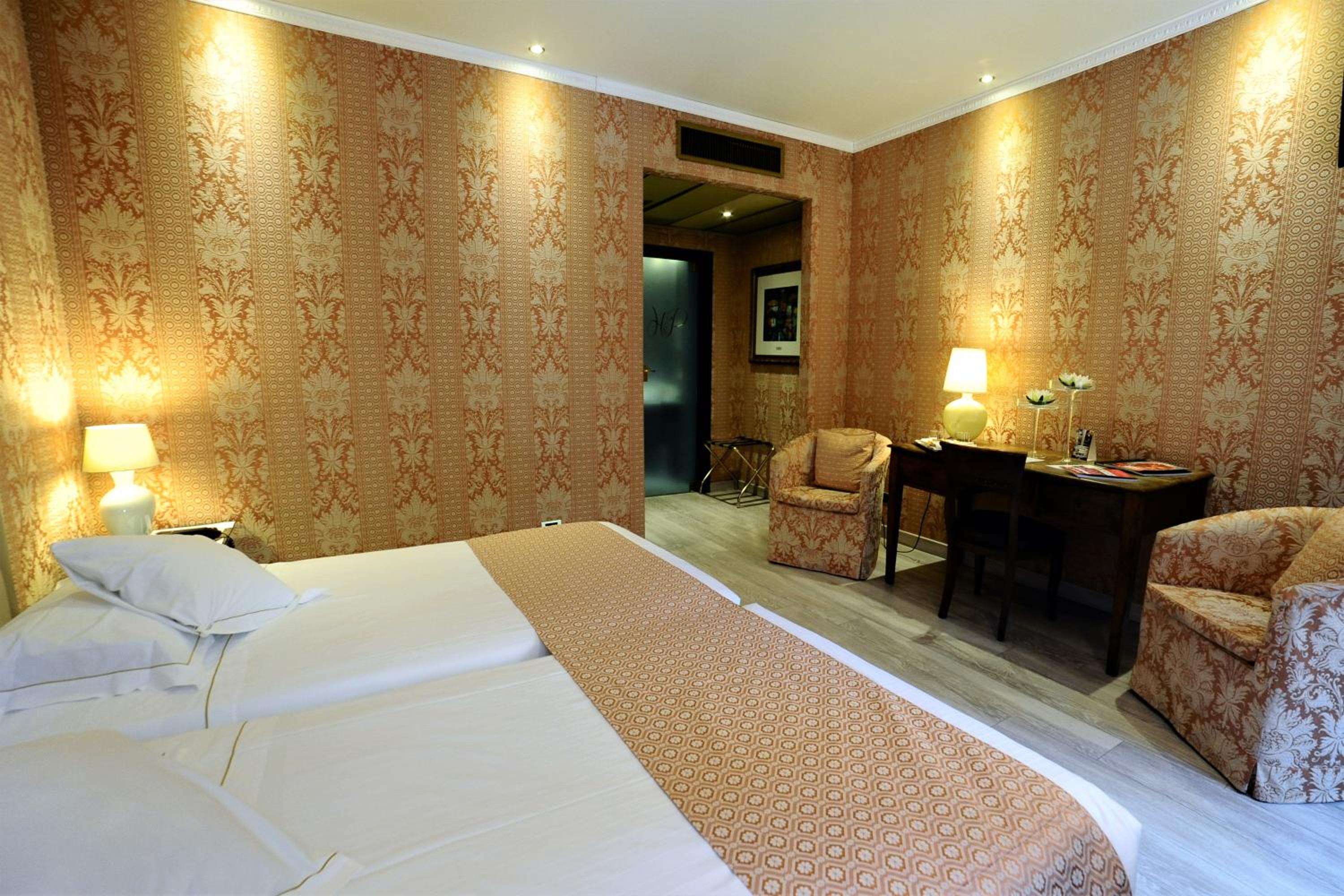 Deluxe Double Room with Extra Bed