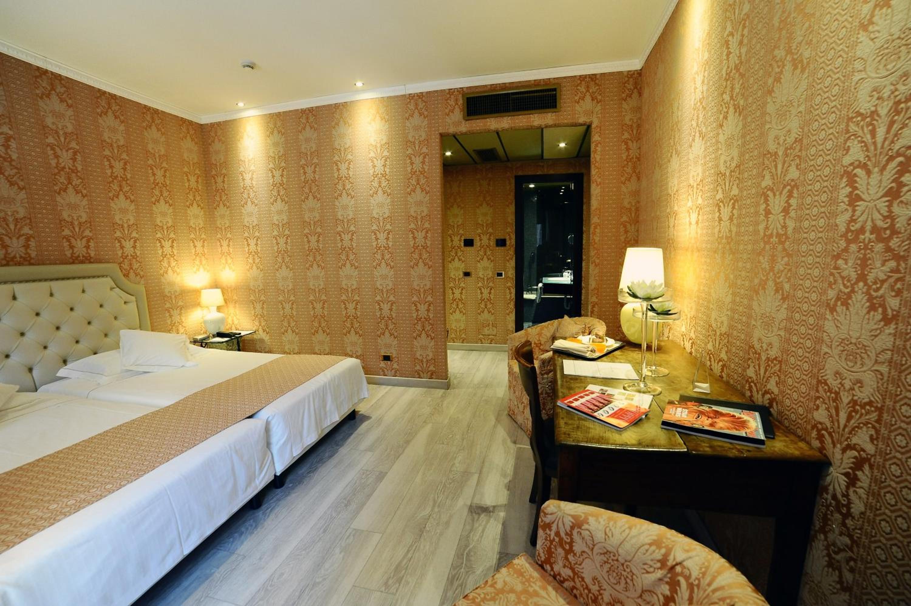 Deluxe Double Room with Extra Bed