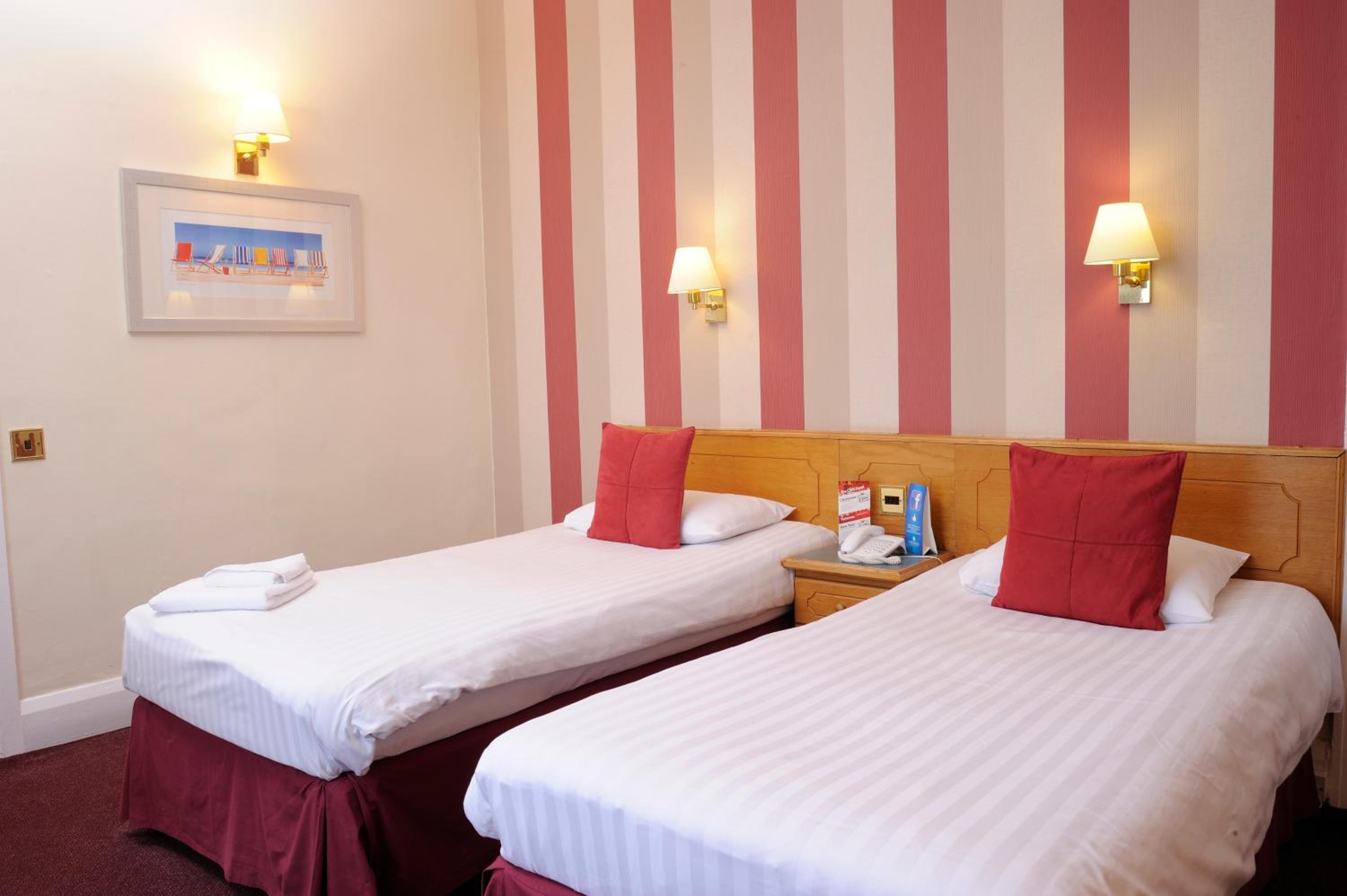 Standard Twin Room photo 3