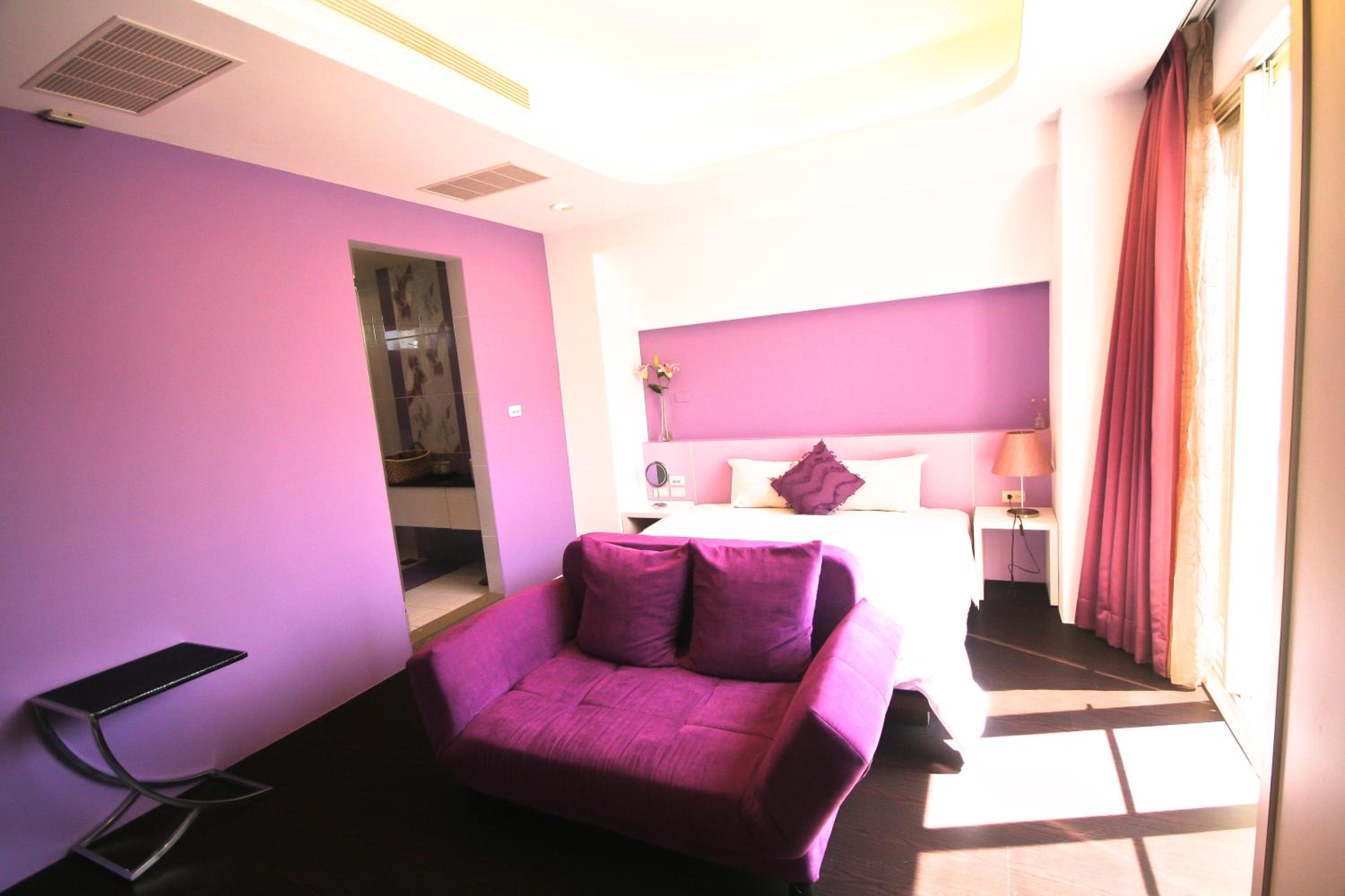 Queen Room with Balcony photo 1