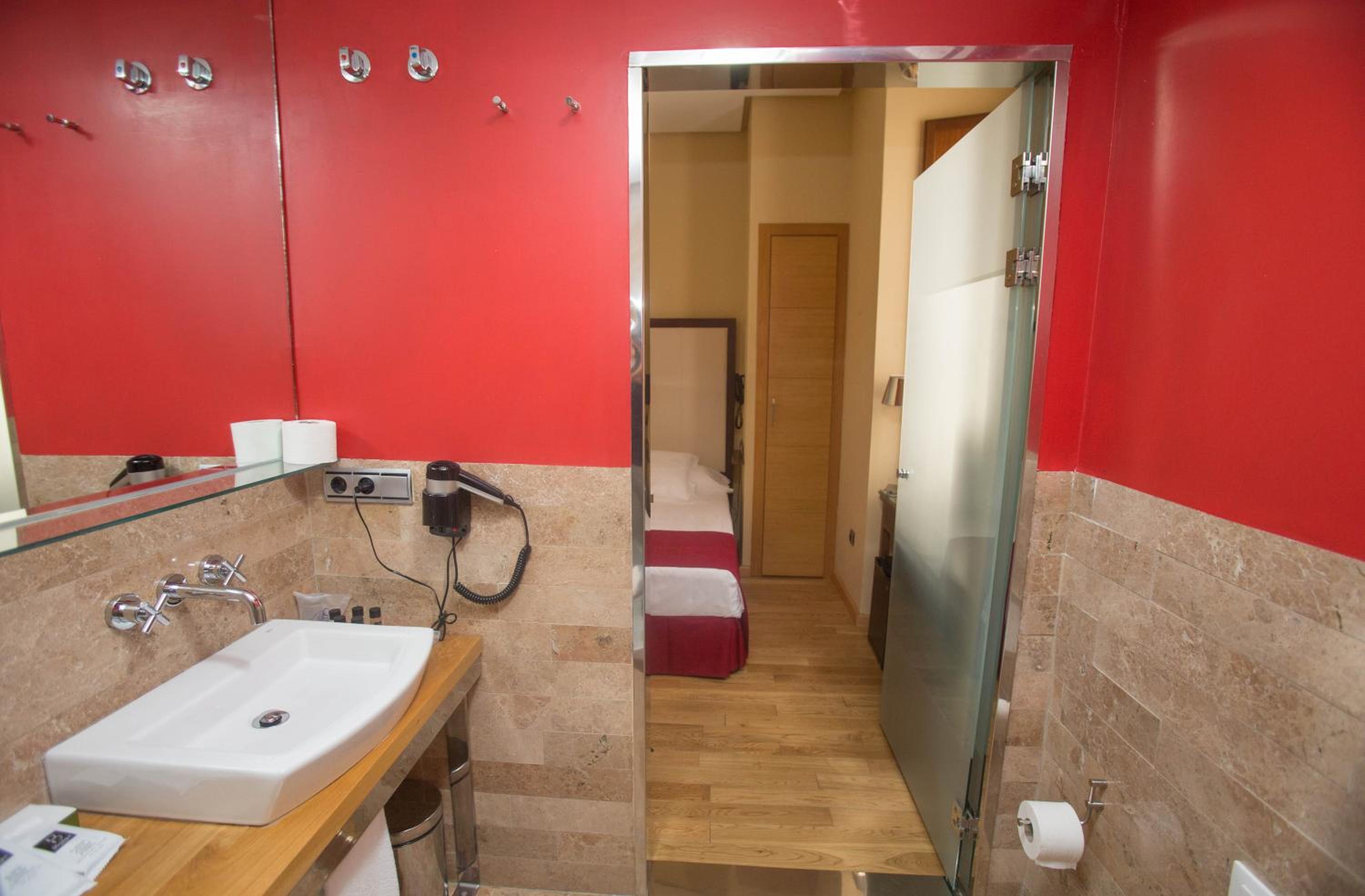 Single Room photo 2