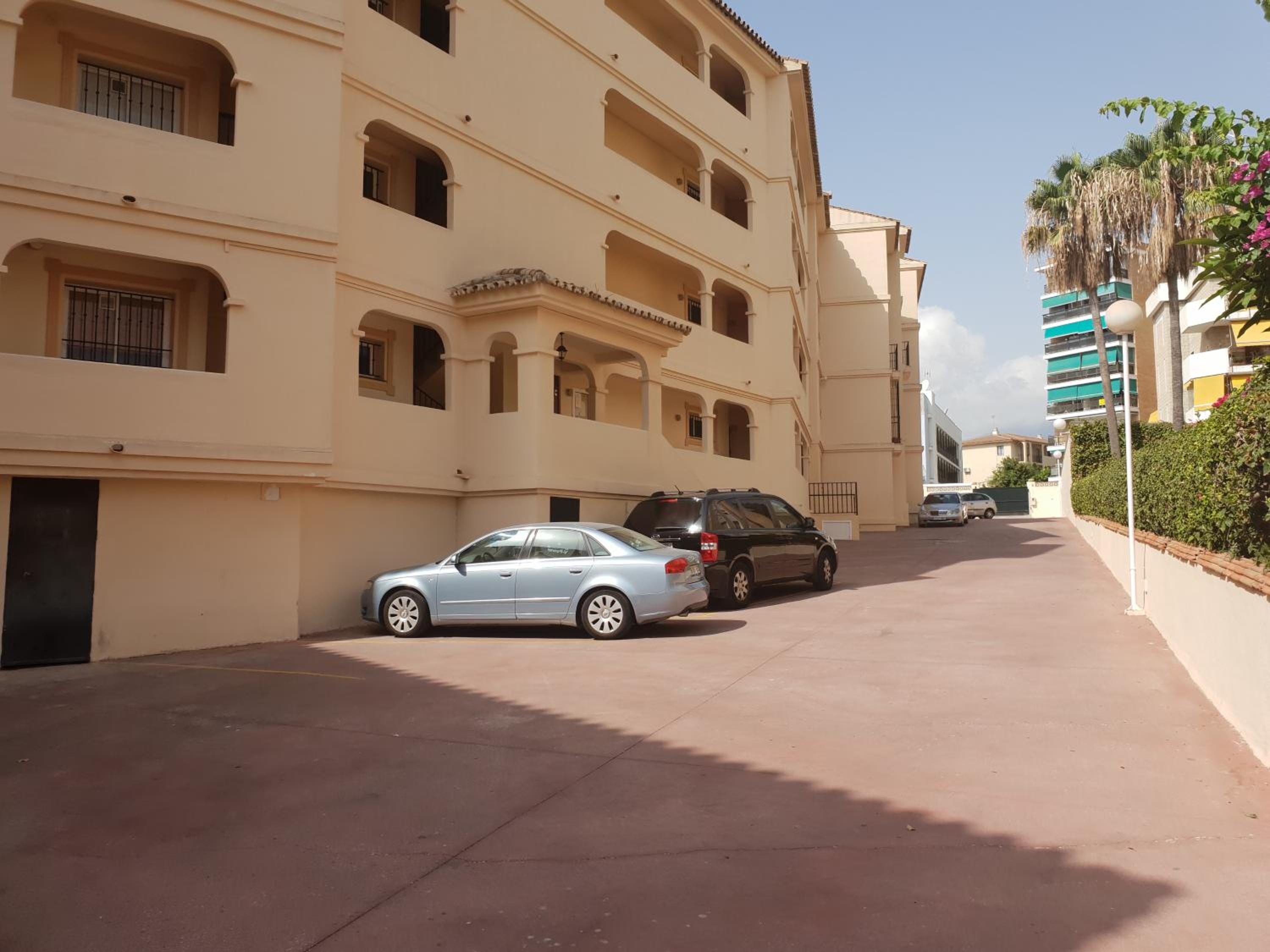 Apartment with Terrace - Photo 5
