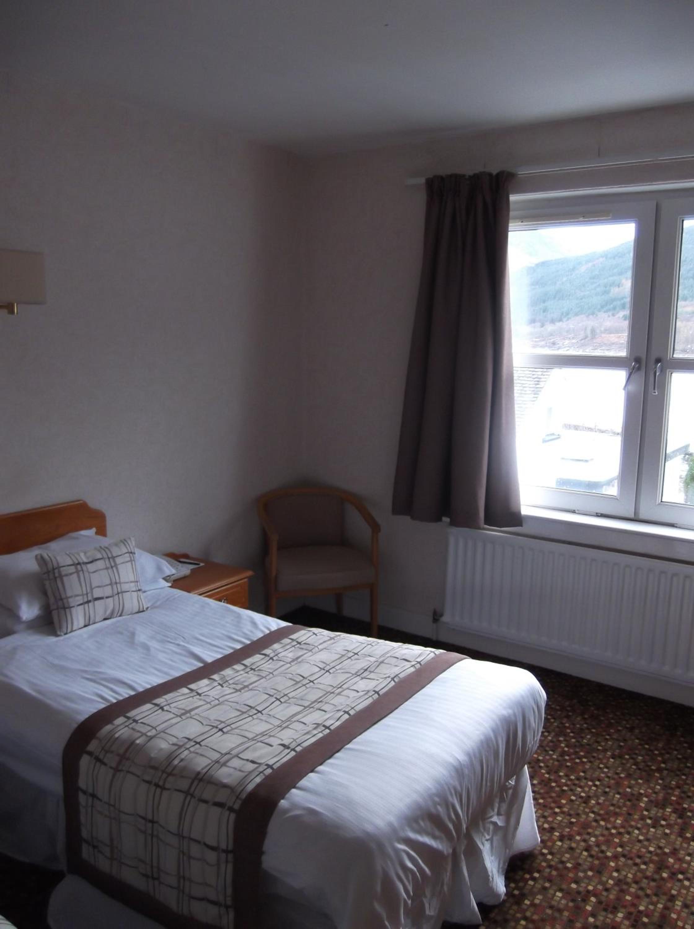 Twin Room - Photo 12