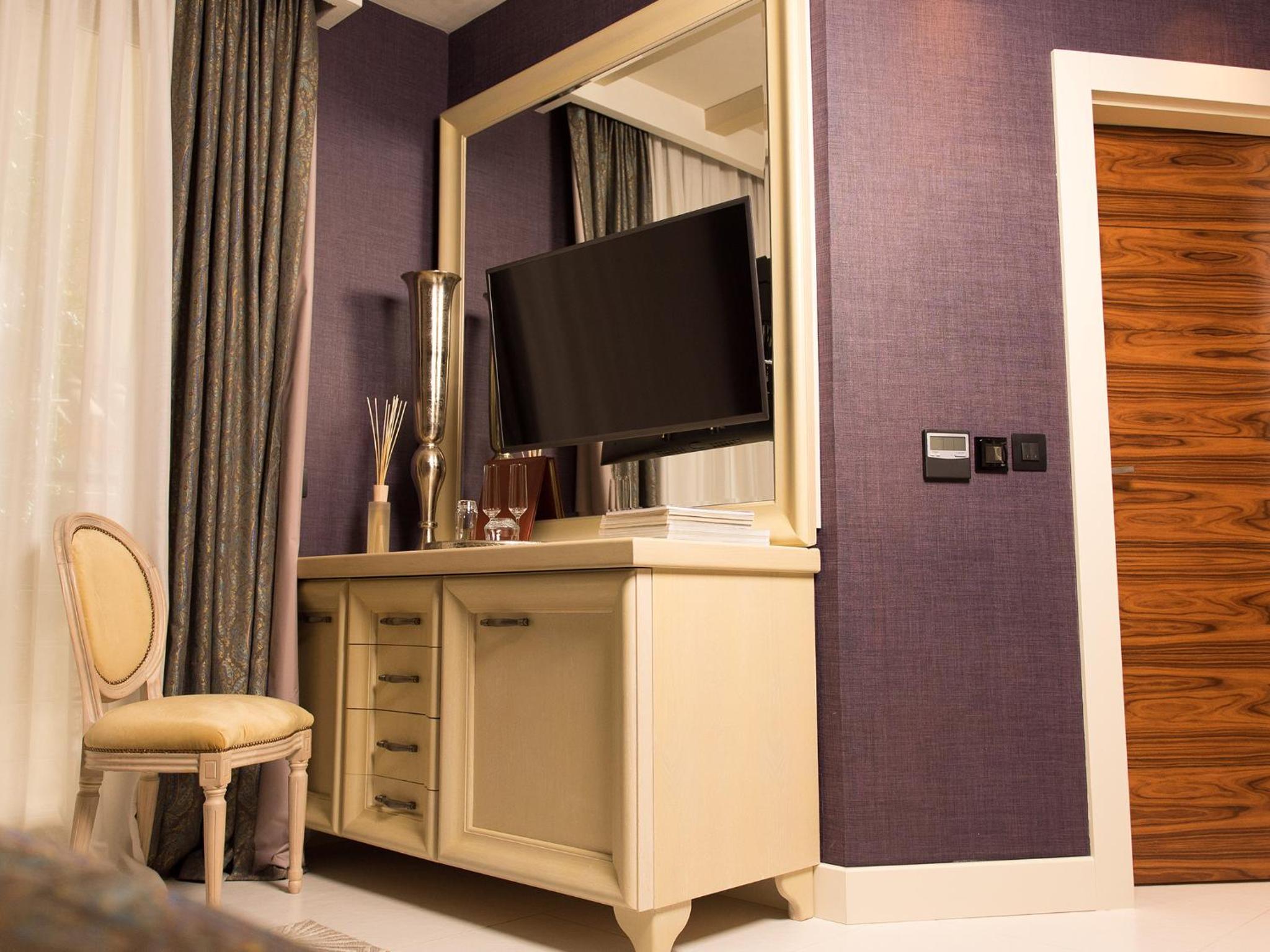 Deluxe Double Room - Photo 12