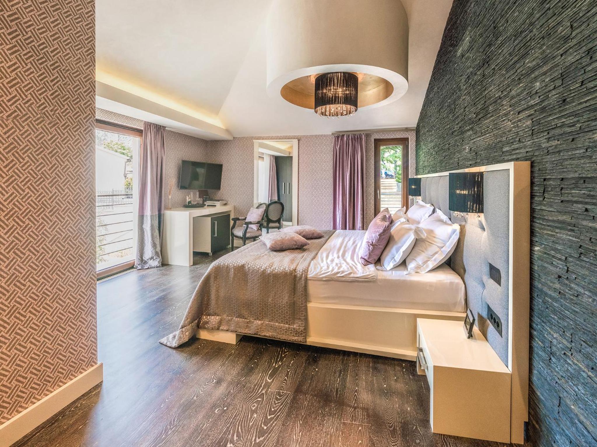 Deluxe Double Room - Photo 7