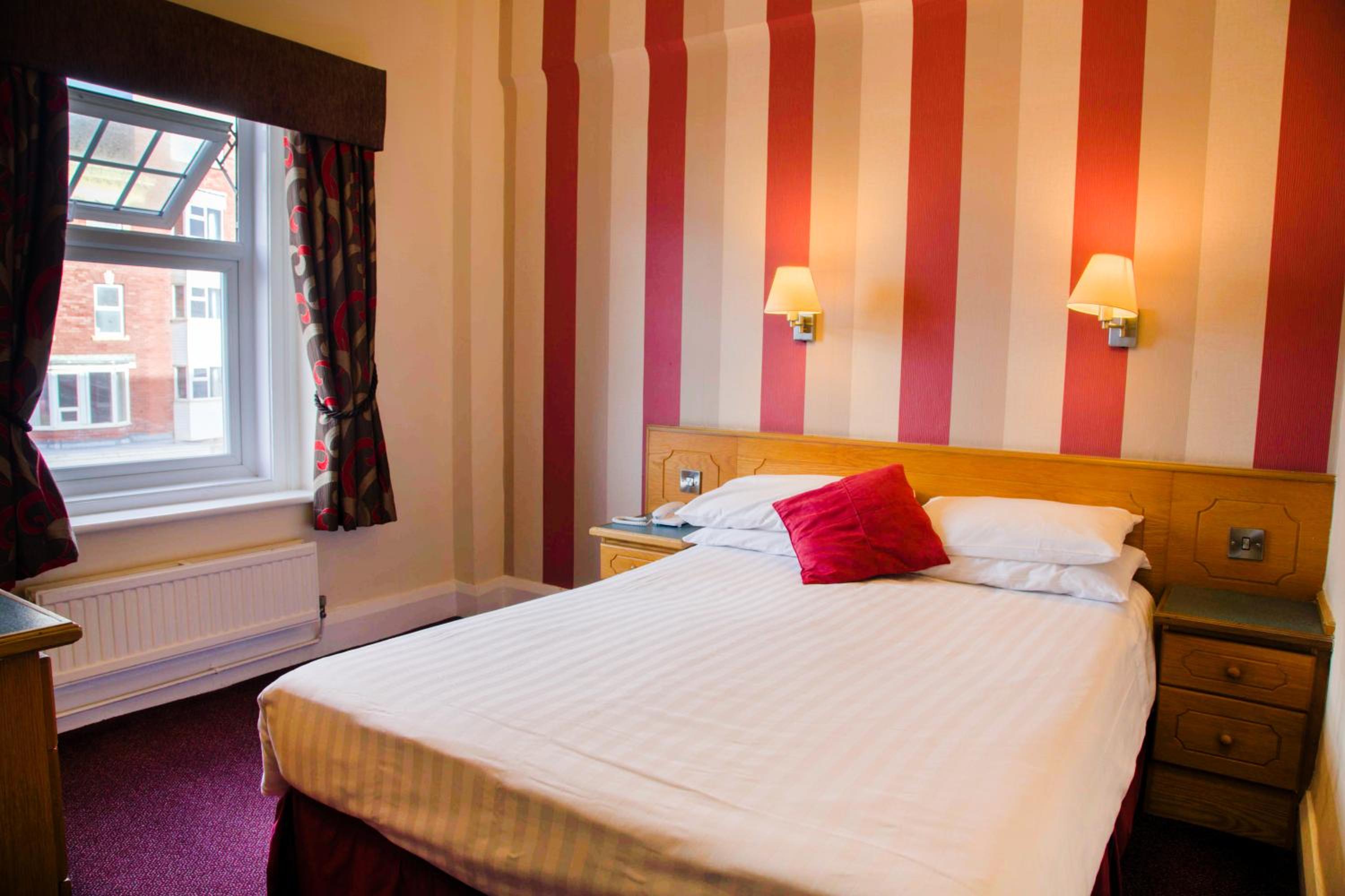 Double Room with Side View photo 2