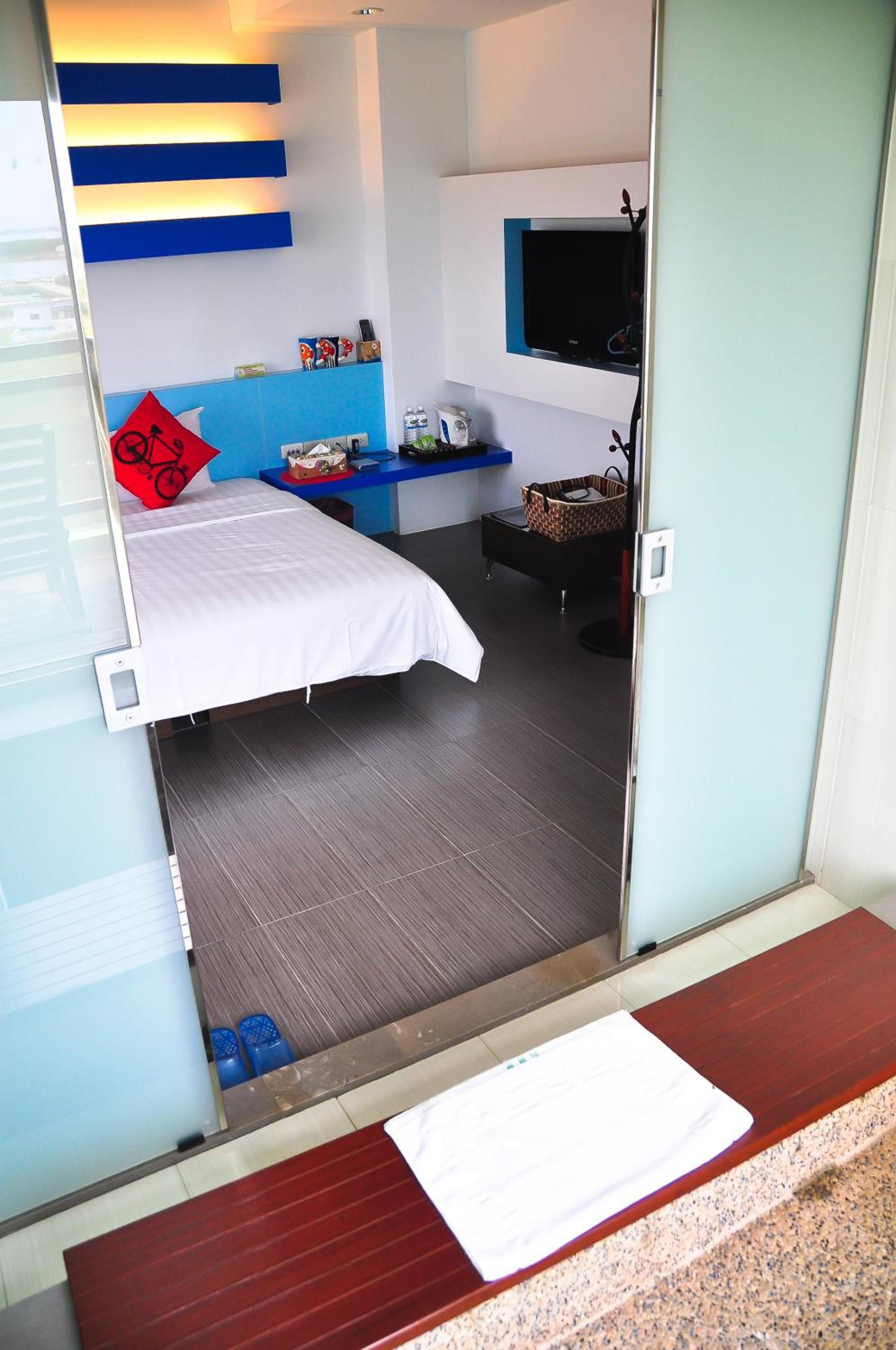 Queen Room with Balcony photo 1