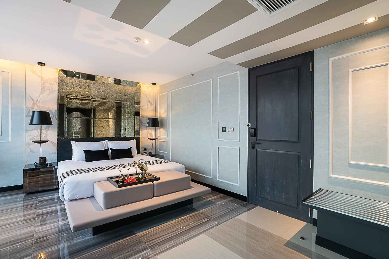 room photo